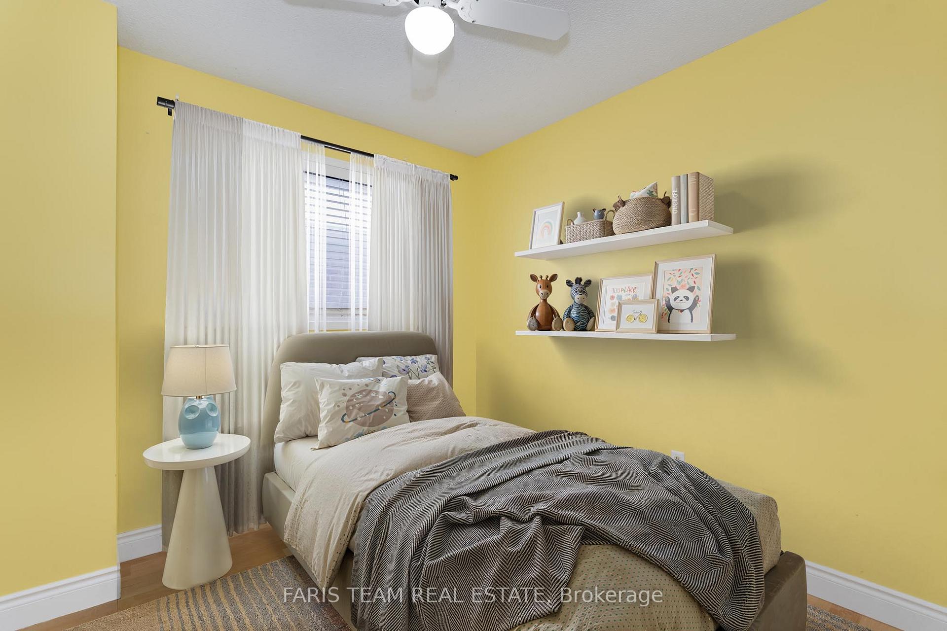 Photo 8 of 61 Taylor Drive, Barrie, Bayshore — HOMEH