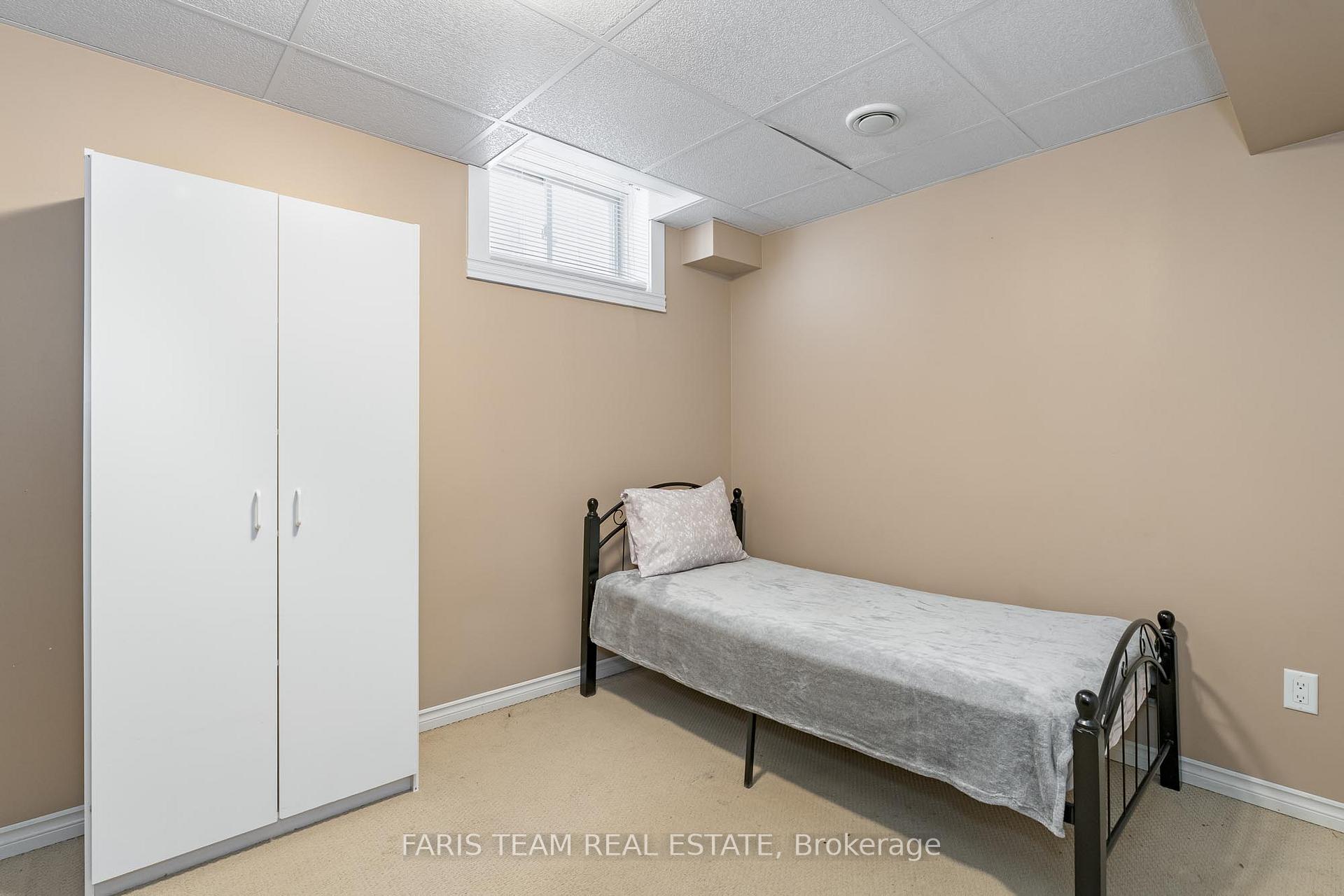 Photo 10 of 61 Taylor Drive, Barrie, Bayshore — HOMEH