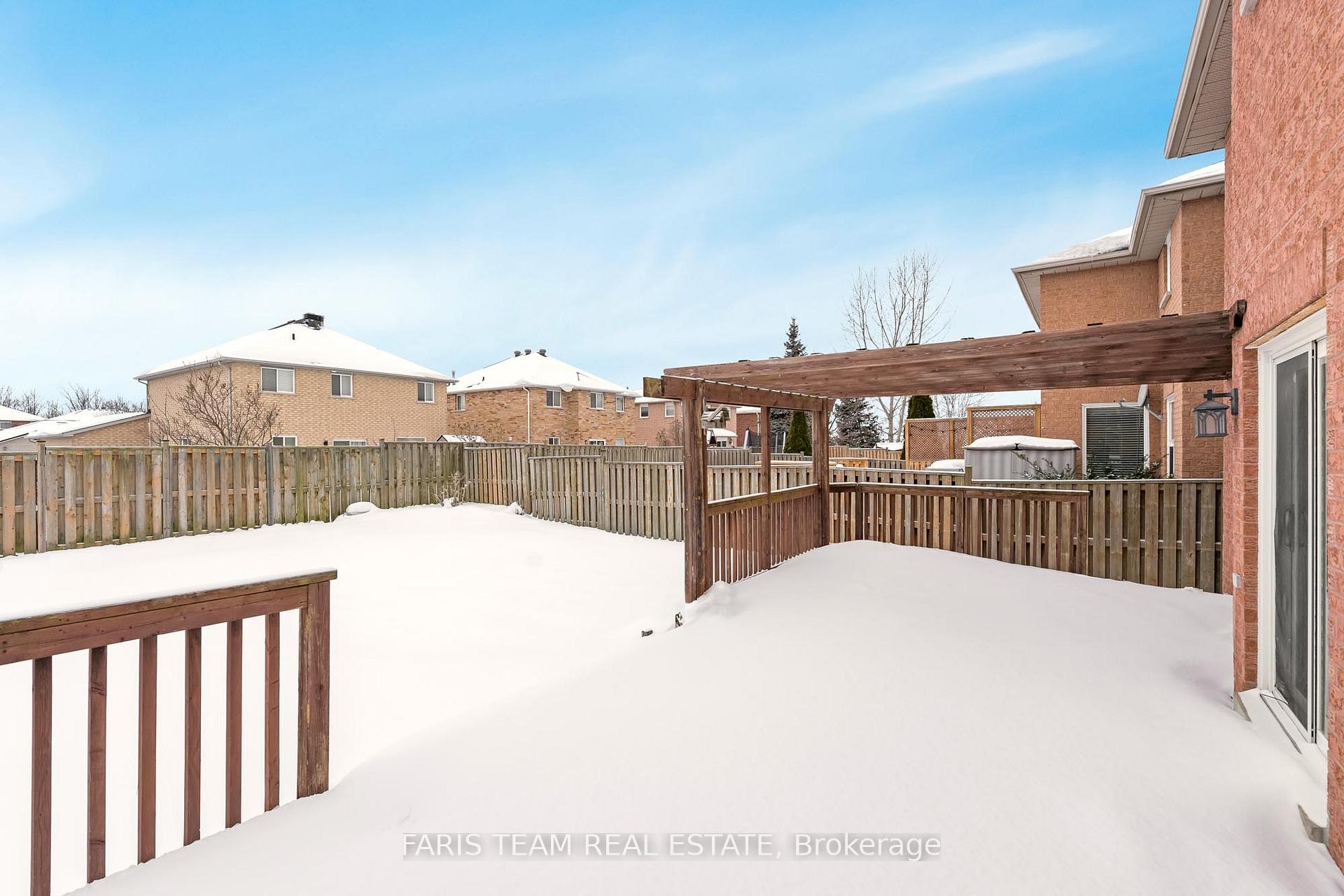 Photo 13 of 61 Taylor Drive, Barrie, Bayshore — HOMEH