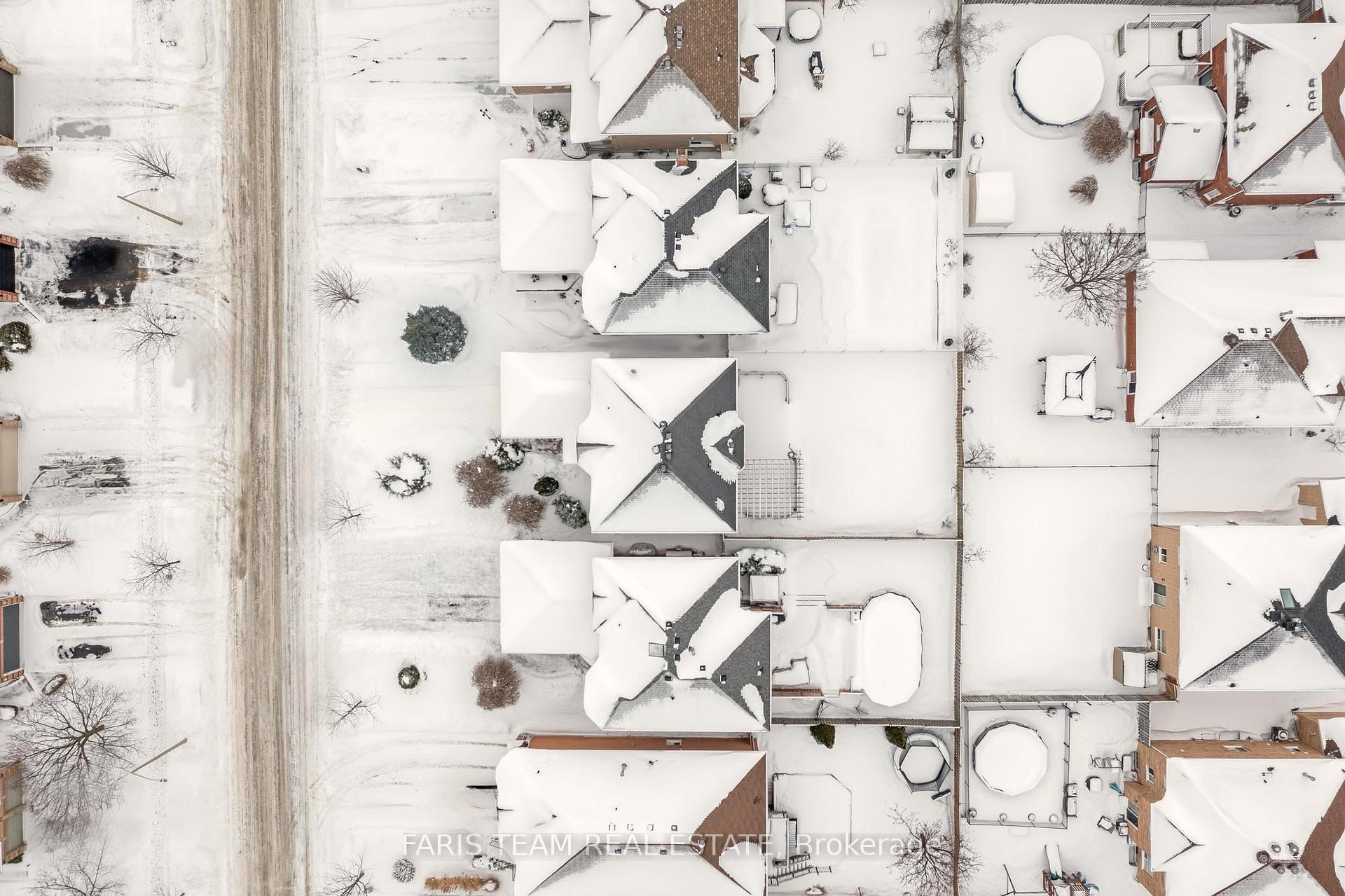 Photo 15 of 61 Taylor Drive, Barrie, Bayshore — HOMEH