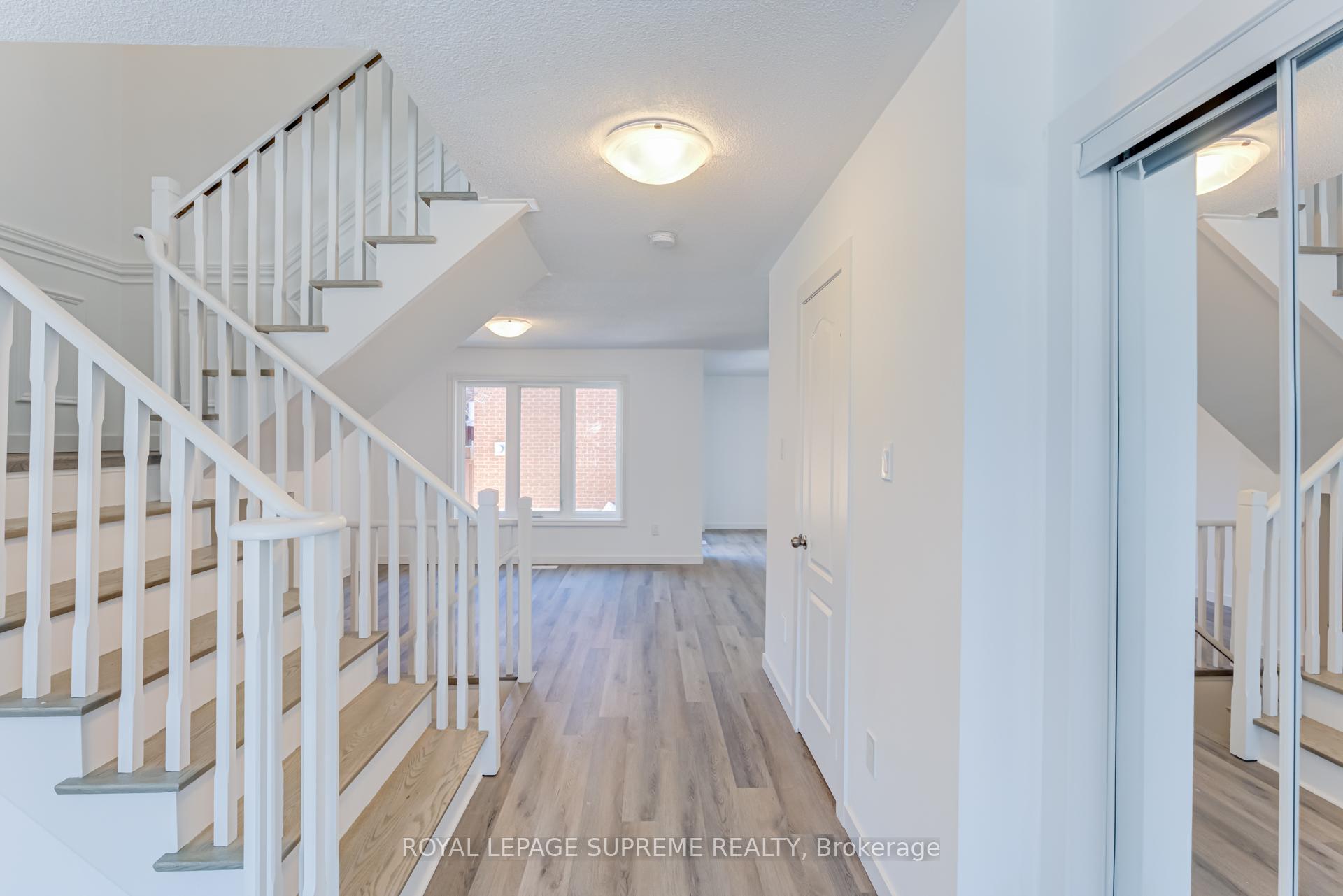 Photo 9 of 196 Matthew Drive, Vaughan, East Woodbridge — HOMEH