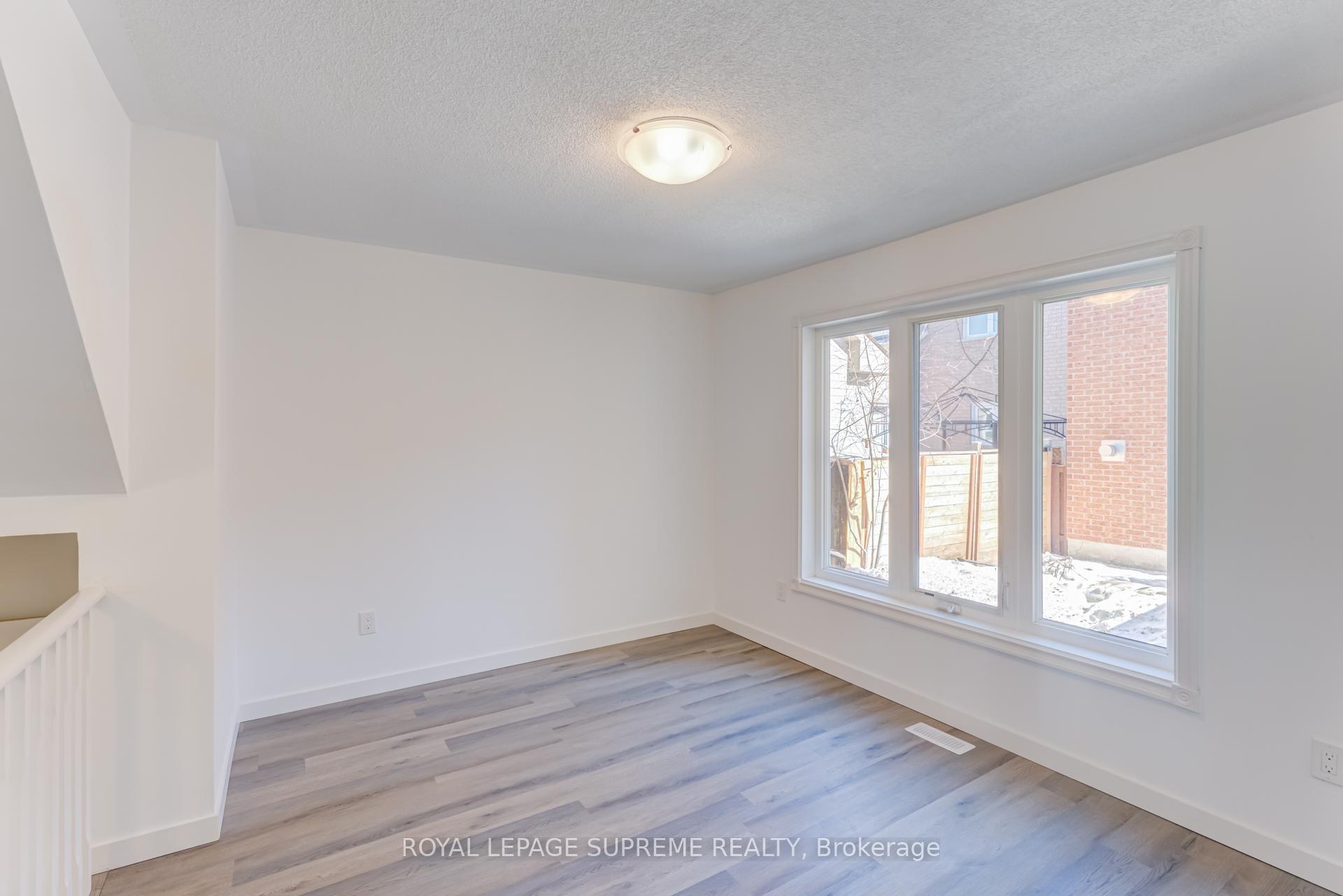 Photo 10 of 196 Matthew Drive, Vaughan, East Woodbridge — HOMEH