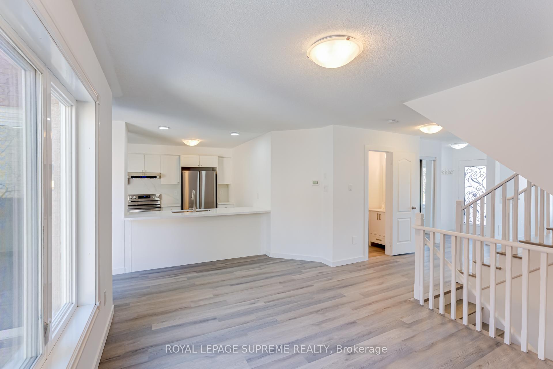 Photo 11 of 196 Matthew Drive, Vaughan, East Woodbridge — HOMEH