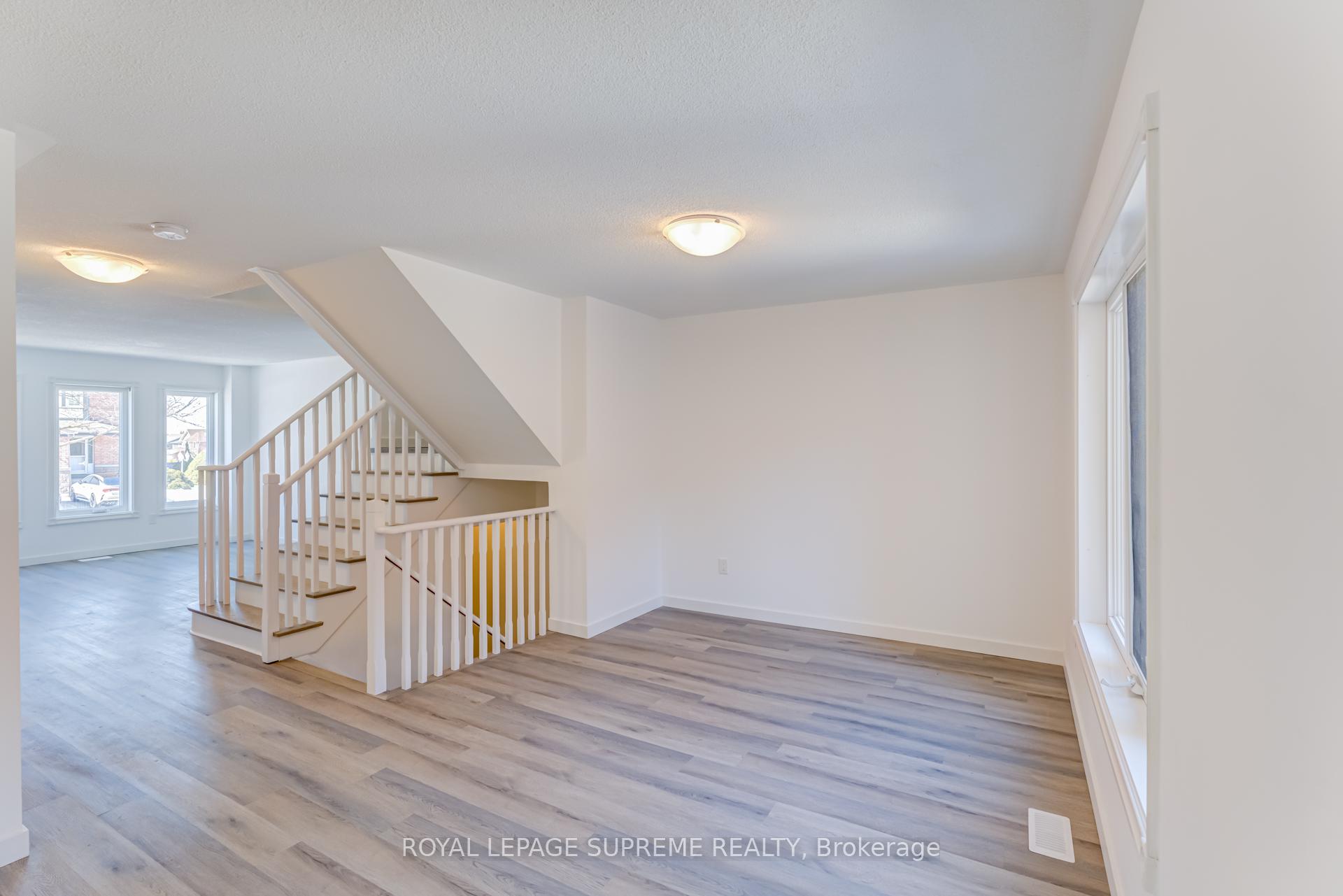 Photo 12 of 196 Matthew Drive, Vaughan, East Woodbridge — HOMEH