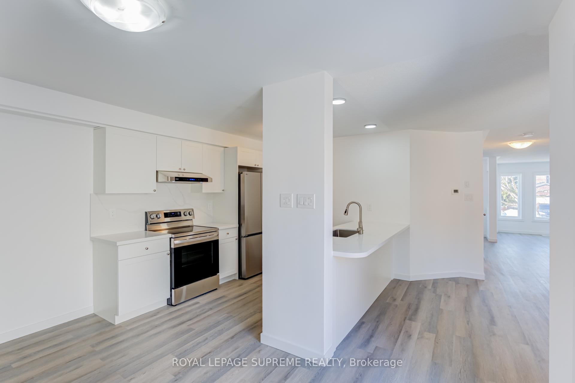Photo 13 of 196 Matthew Drive, Vaughan, East Woodbridge — HOMEH