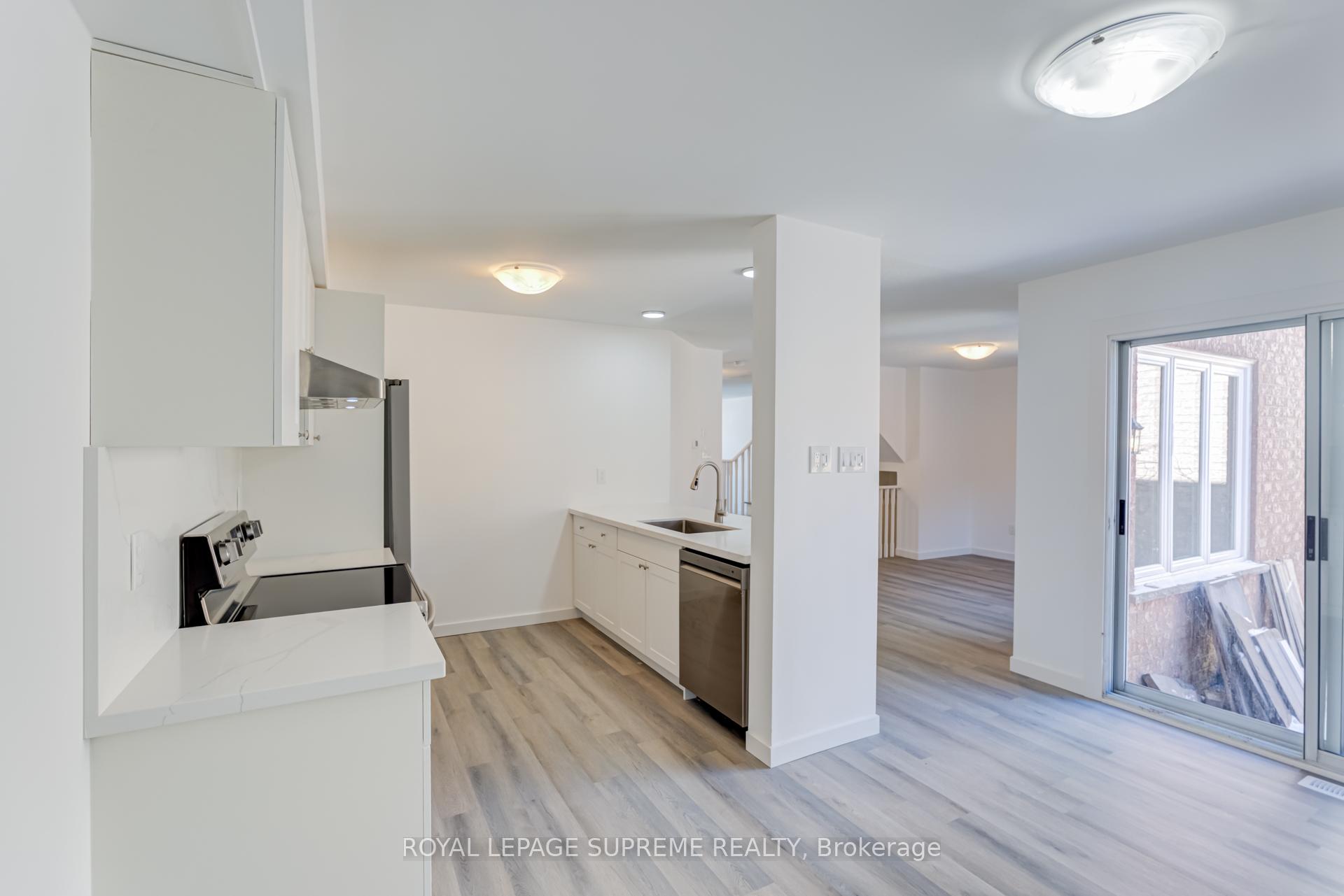 Photo 16 of 196 Matthew Drive, Vaughan, East Woodbridge — HOMEH