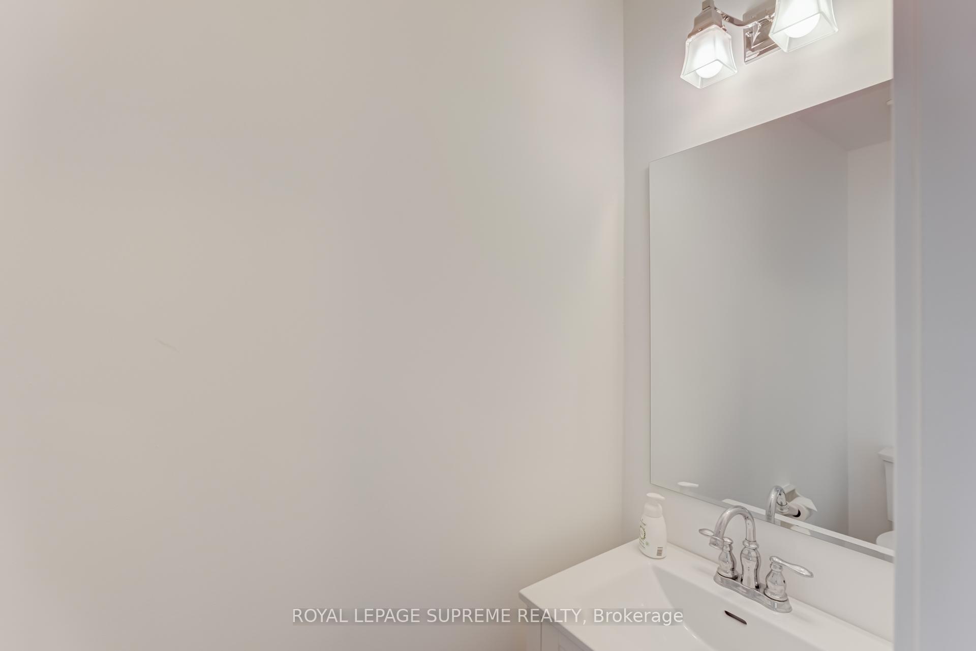 Photo 18 of 196 Matthew Drive, Vaughan, East Woodbridge — HOMEH
