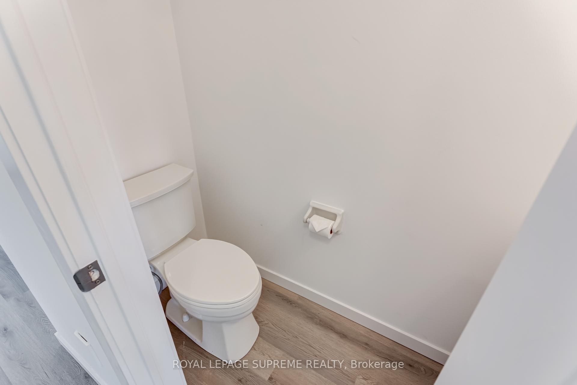 Photo 19 of 196 Matthew Drive, Vaughan, East Woodbridge — HOMEH