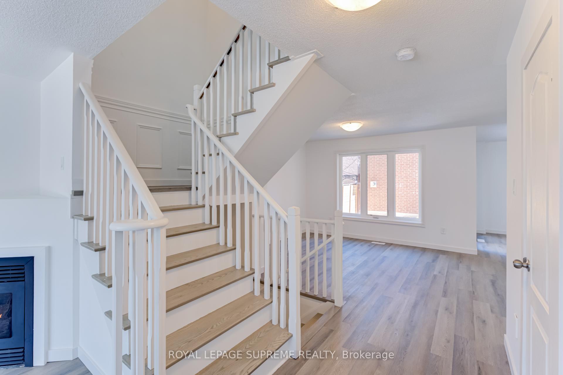 Photo 20 of 196 Matthew Drive, Vaughan, East Woodbridge — HOMEH