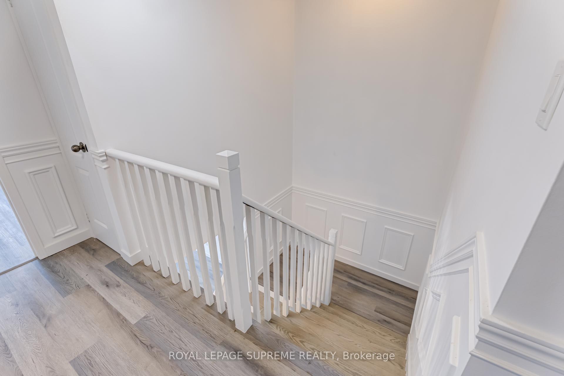 Photo 21 of 196 Matthew Drive, Vaughan, East Woodbridge — HOMEH