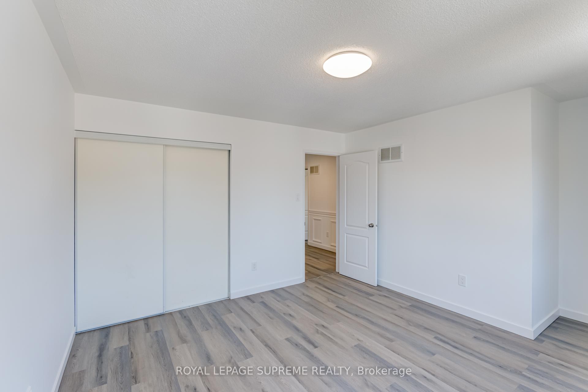 Photo 24 of 196 Matthew Drive, Vaughan, East Woodbridge — HOMEH
