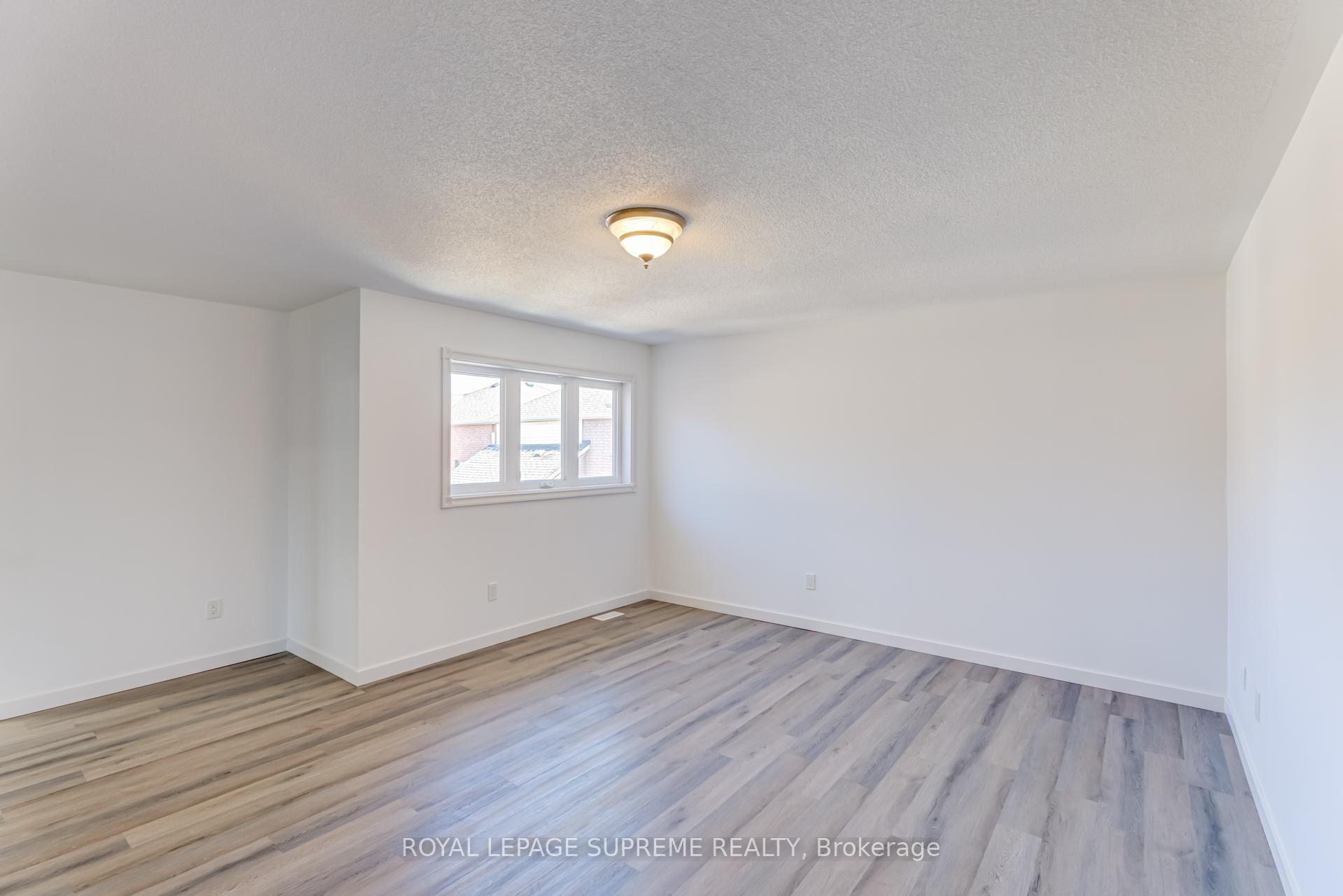 Photo 35 of 196 Matthew Drive, Vaughan, East Woodbridge — HOMEH