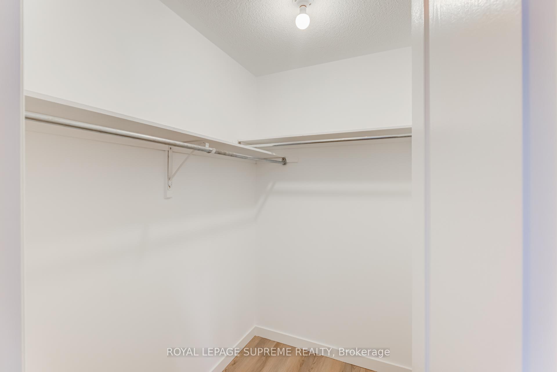 Photo 36 of 196 Matthew Drive, Vaughan, East Woodbridge — HOMEH