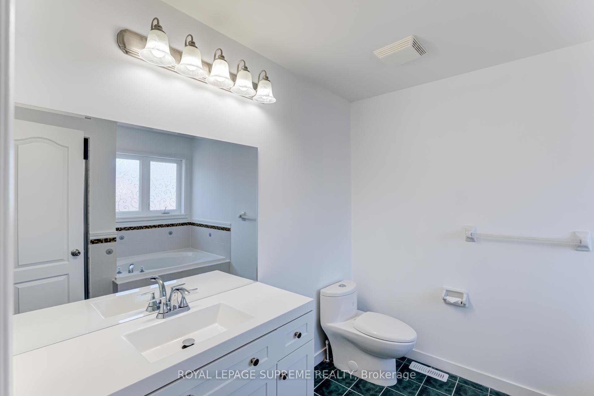 Photo 37 of 196 Matthew Drive, Vaughan, East Woodbridge — HOMEH