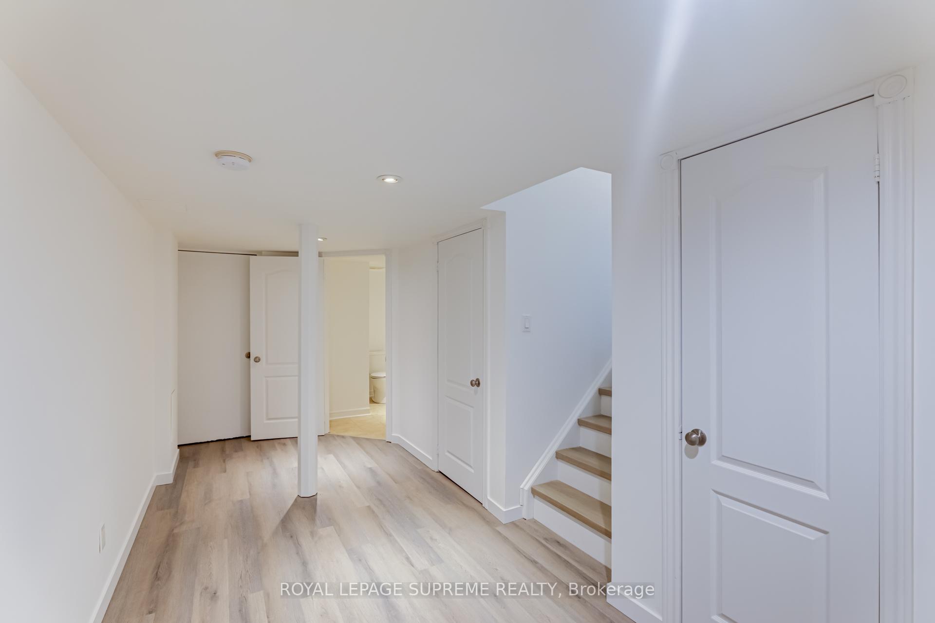 Photo 39 of 196 Matthew Drive, Vaughan, East Woodbridge — HOMEH