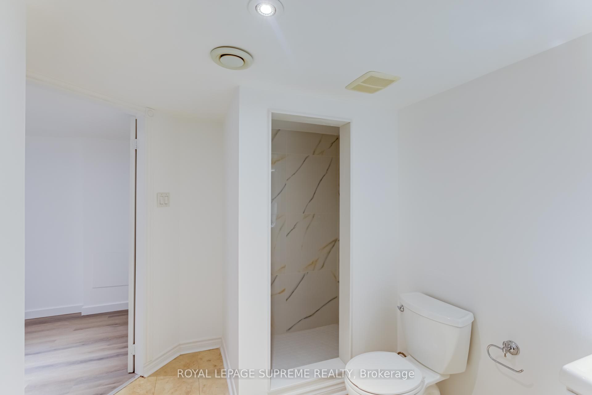 Photo 42 of 196 Matthew Drive, Vaughan, East Woodbridge — HOMEH