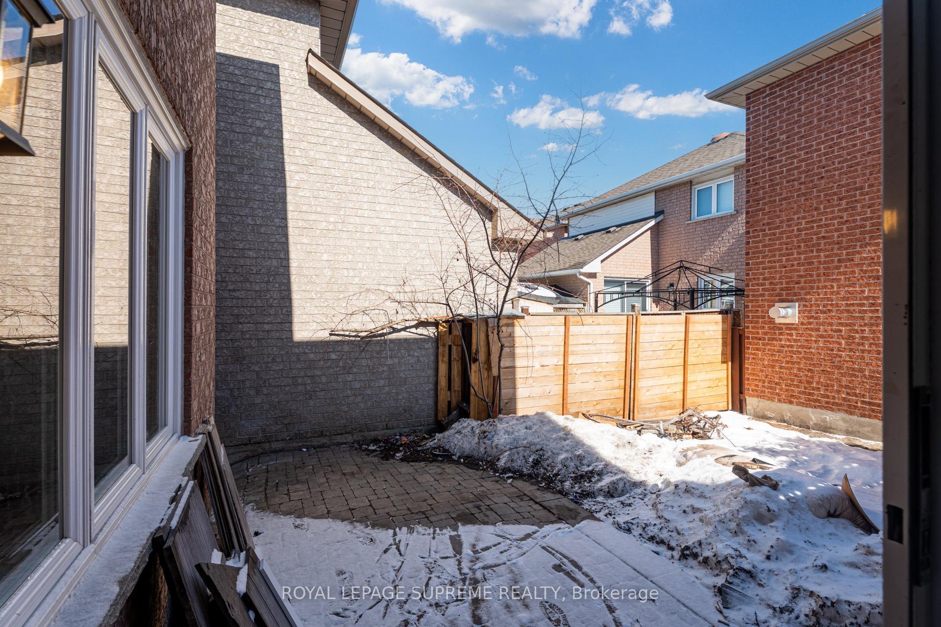 Photo 48 of 196 Matthew Drive, Vaughan, East Woodbridge — HOMEH
