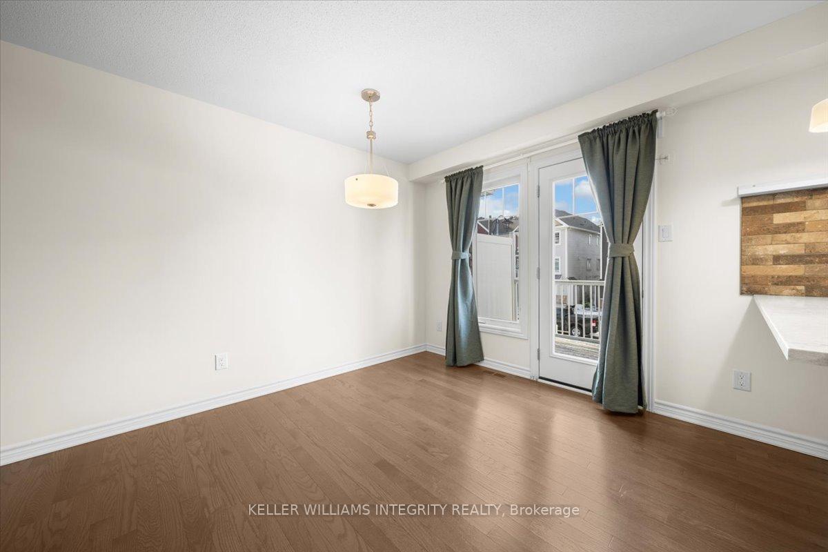 Photo 12 of 310 Pumpkinseed Crescent, Ottawa, Barrhaven - Half Moon Bay — HOMEH