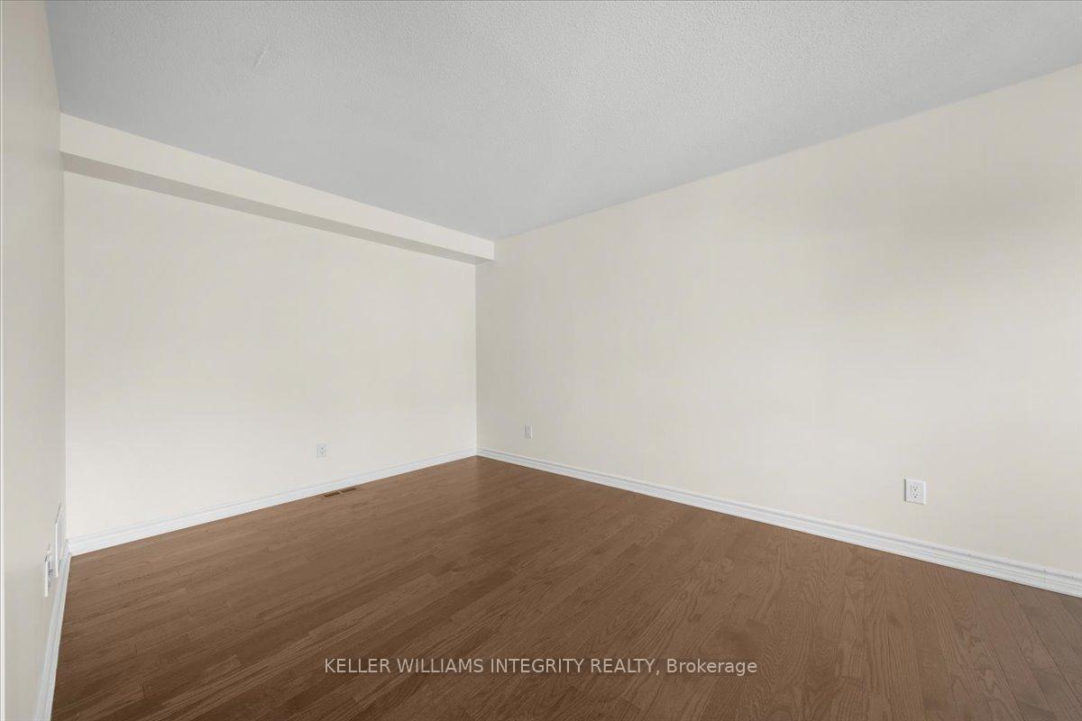 Photo 15 of 310 Pumpkinseed Crescent, Ottawa, Barrhaven - Half Moon Bay — HOMEH