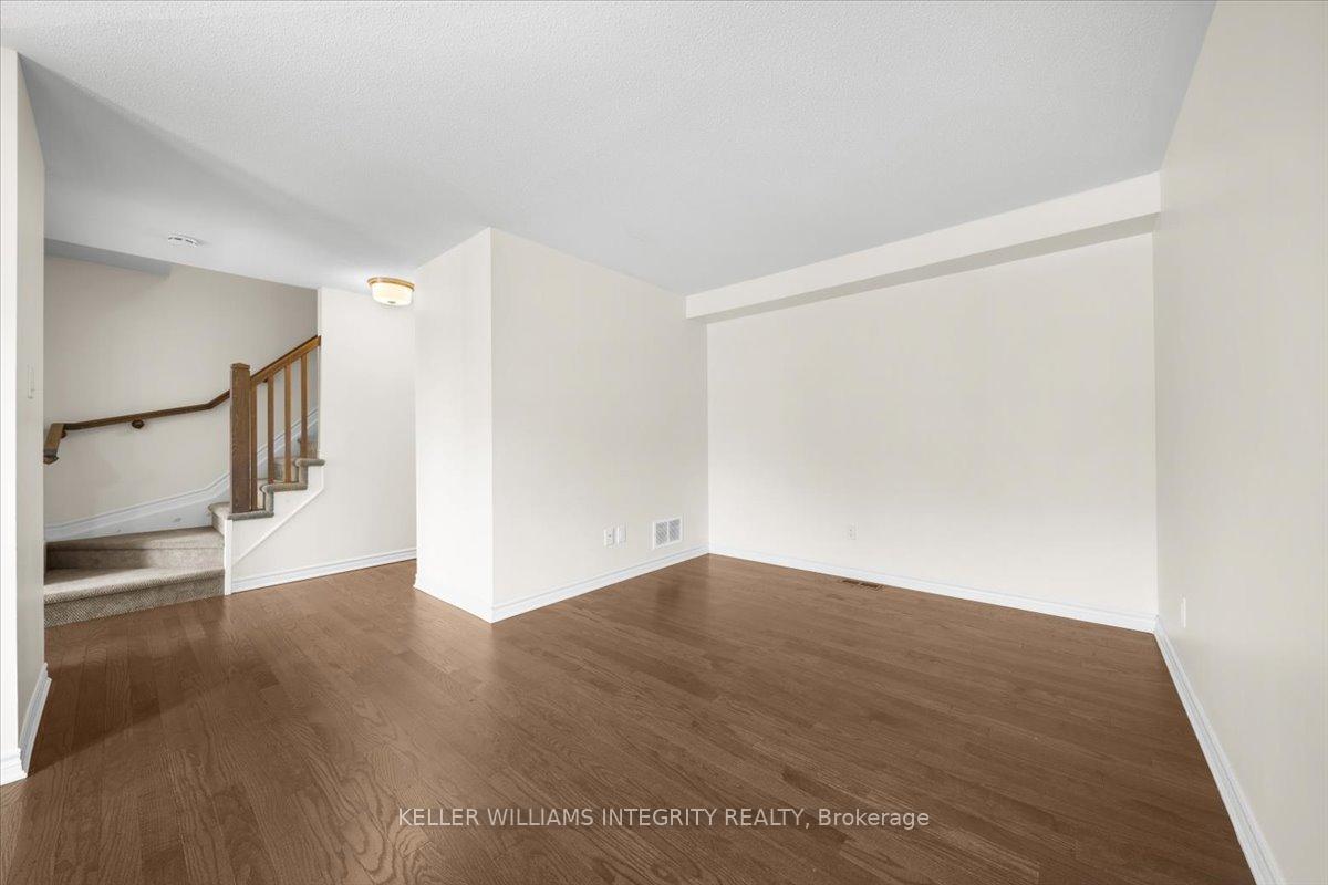 Photo 17 of 310 Pumpkinseed Crescent, Ottawa, Barrhaven - Half Moon Bay — HOMEH