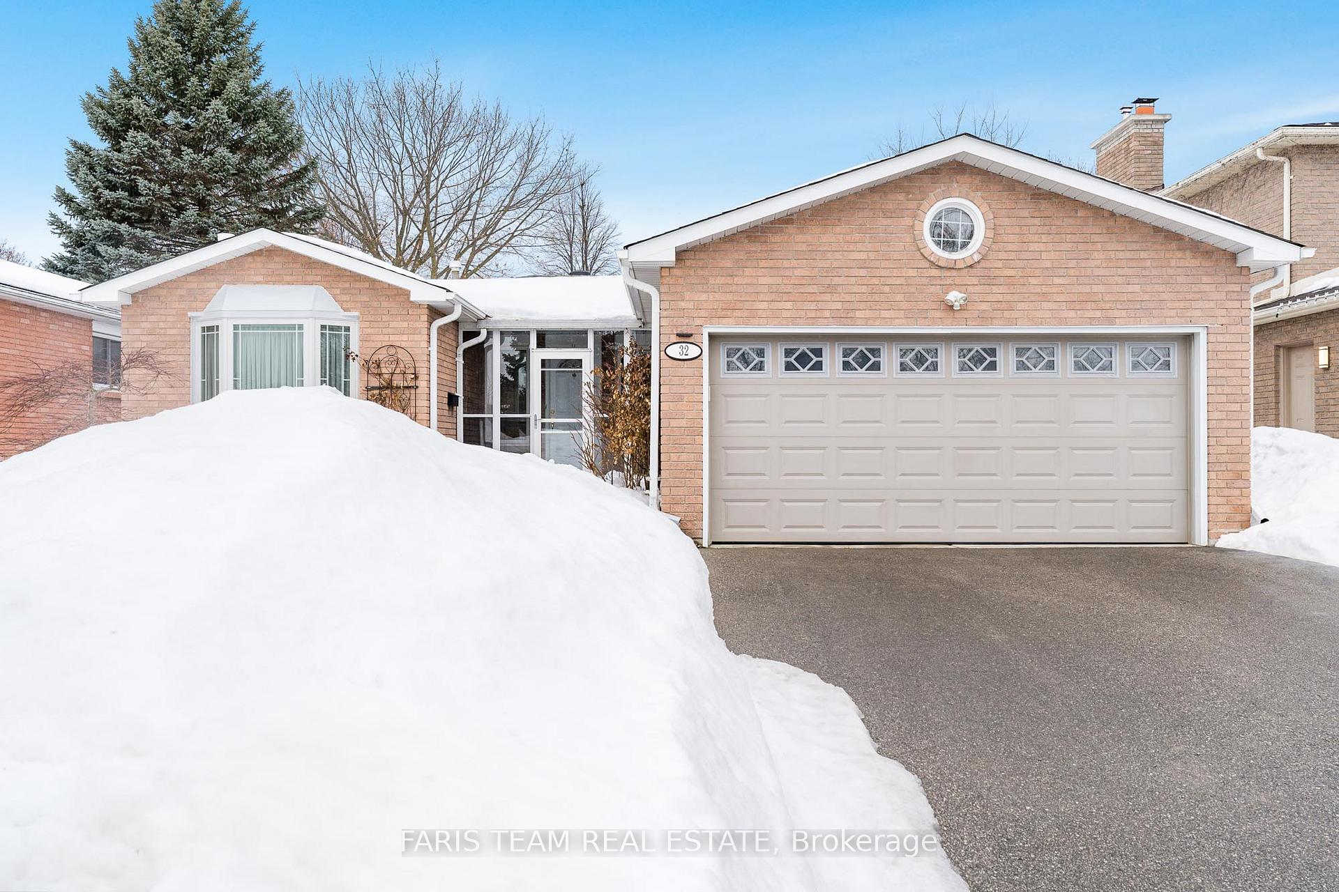 Photo 2 of 32 Trillium Crescent, Barrie, Allandale Heights — HOMEH