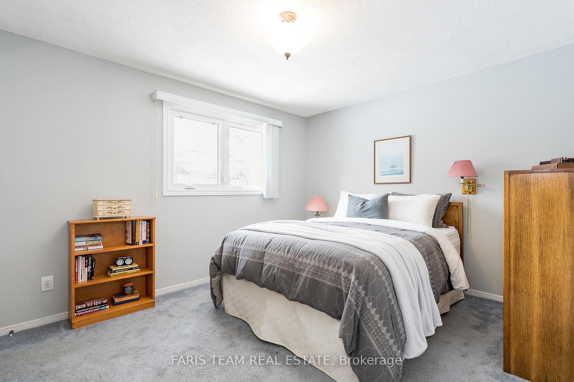 Photo 11 of 32 Trillium Crescent, Barrie, Allandale Heights — HOMEH