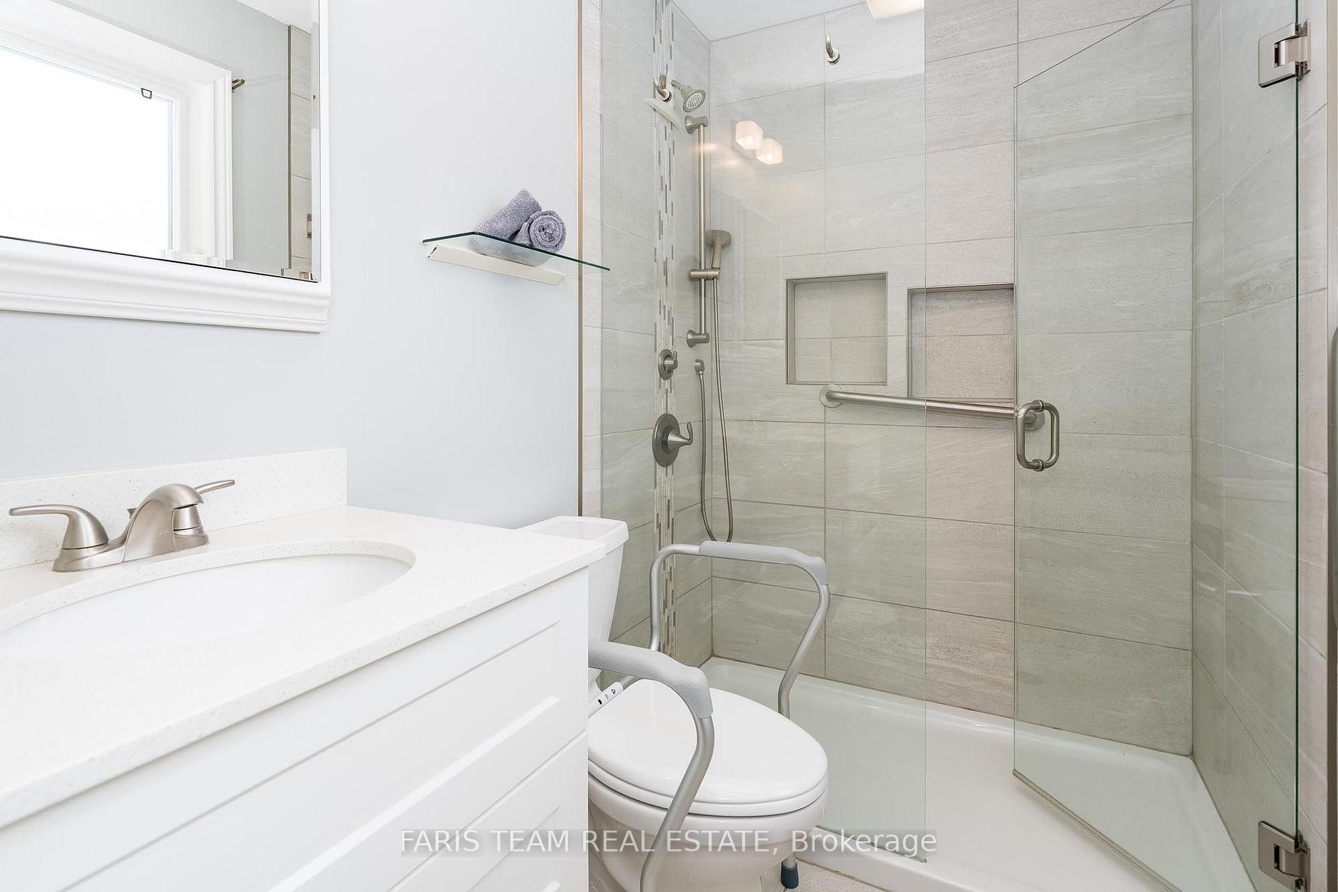 Photo 12 of 32 Trillium Crescent, Barrie, Allandale Heights — HOMEH
