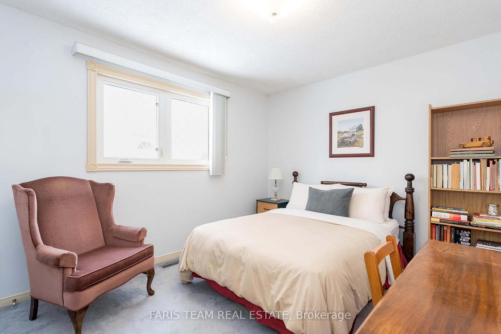 Photo 13 of 32 Trillium Crescent, Barrie, Allandale Heights — HOMEH