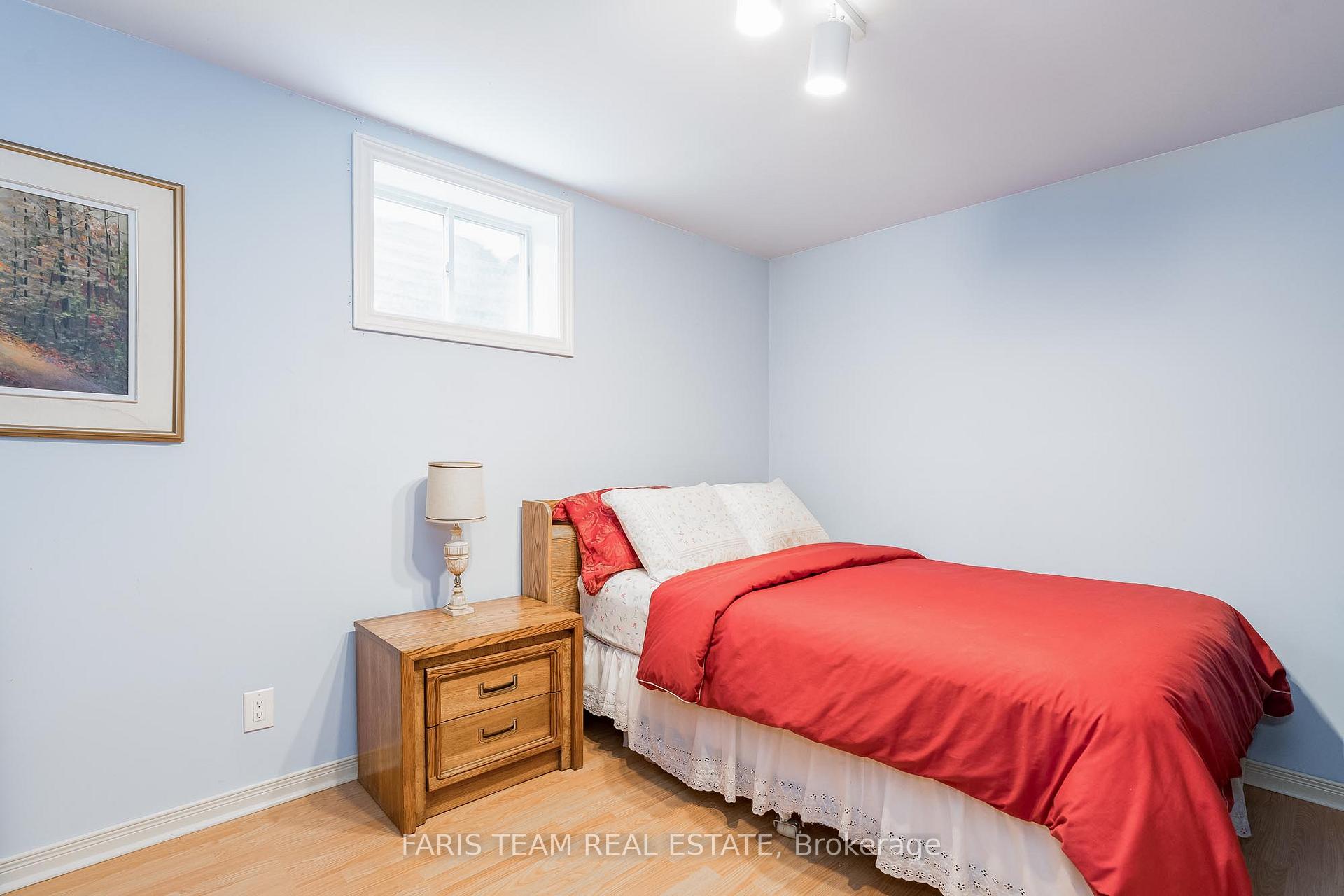 Photo 18 of 32 Trillium Crescent, Barrie, Allandale Heights — HOMEH