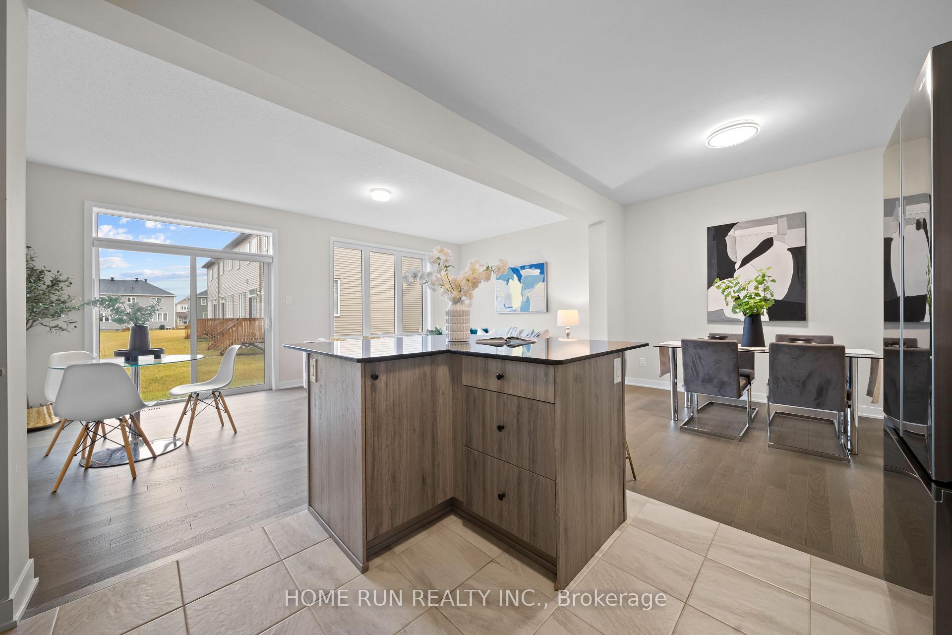 Photo 10 of 648 Cygnus Street, Ottawa, Barrhaven - Half Moon Bay — HOMEH