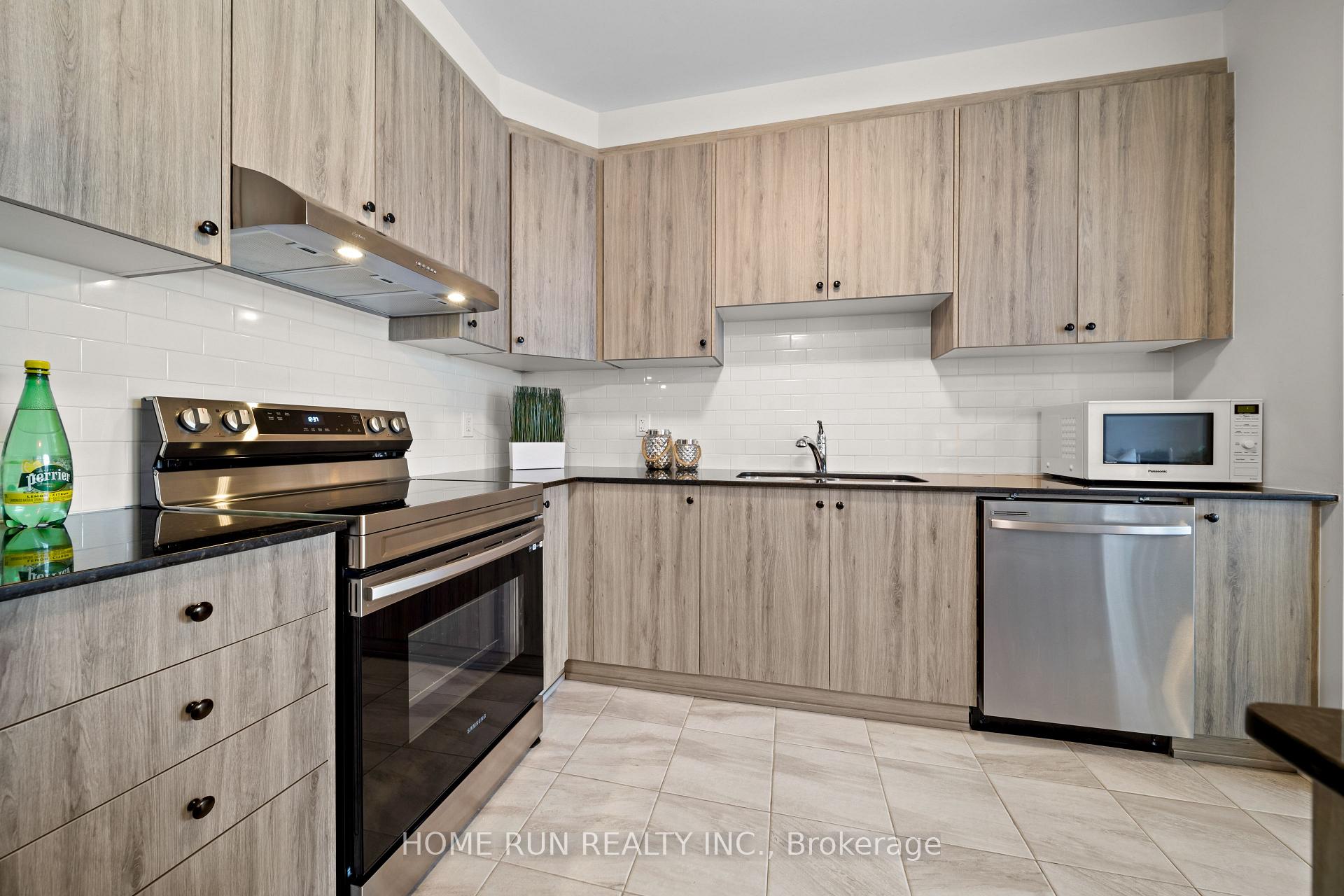Photo 11 of 648 Cygnus Street, Ottawa, Barrhaven - Half Moon Bay — HOMEH
