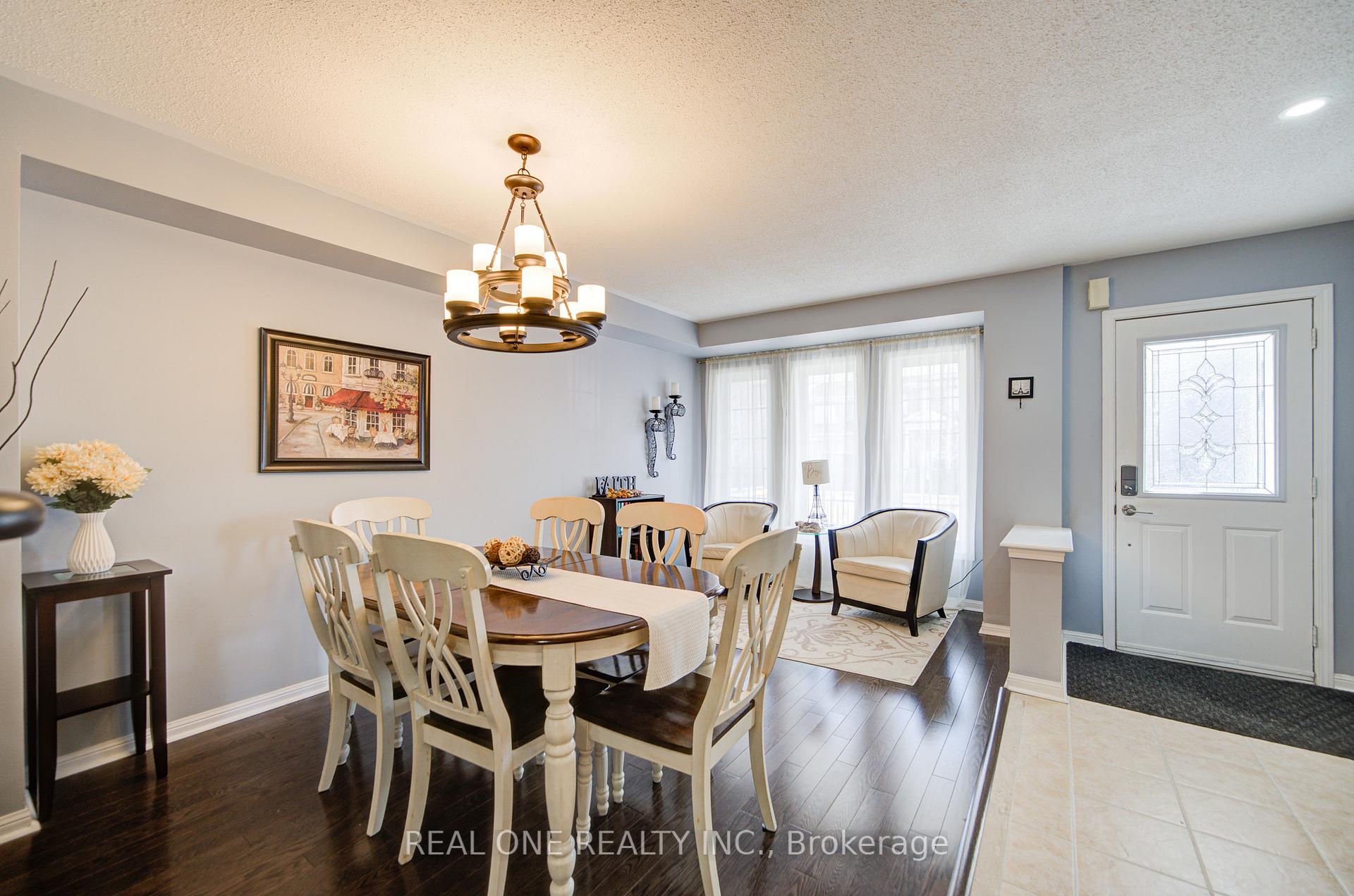 Photo 2 of 52 Succession Crescent, Barrie, Innis-Shore — HOMEH