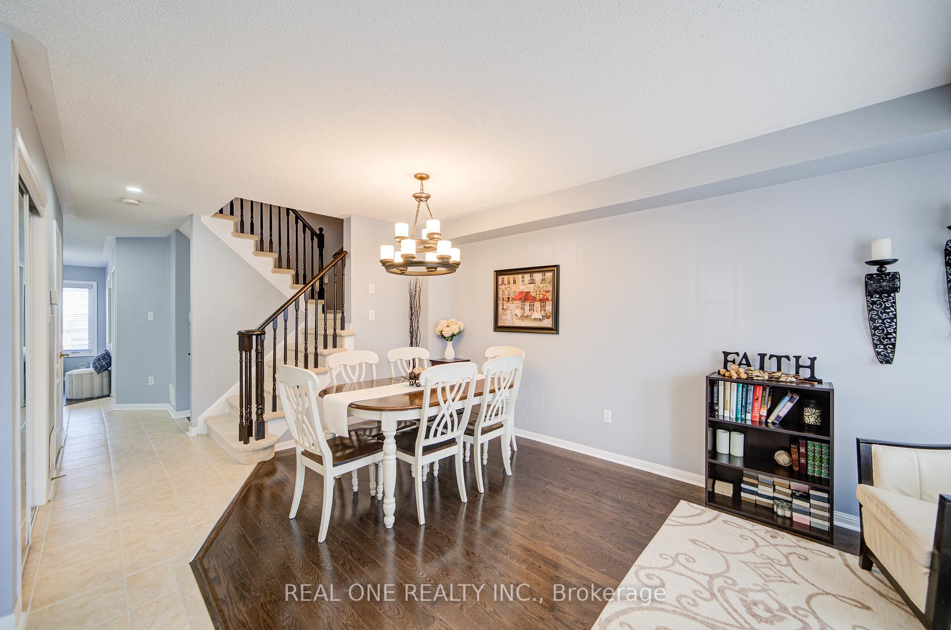 Photo 3 of 52 Succession Crescent, Barrie, Innis-Shore — HOMEH