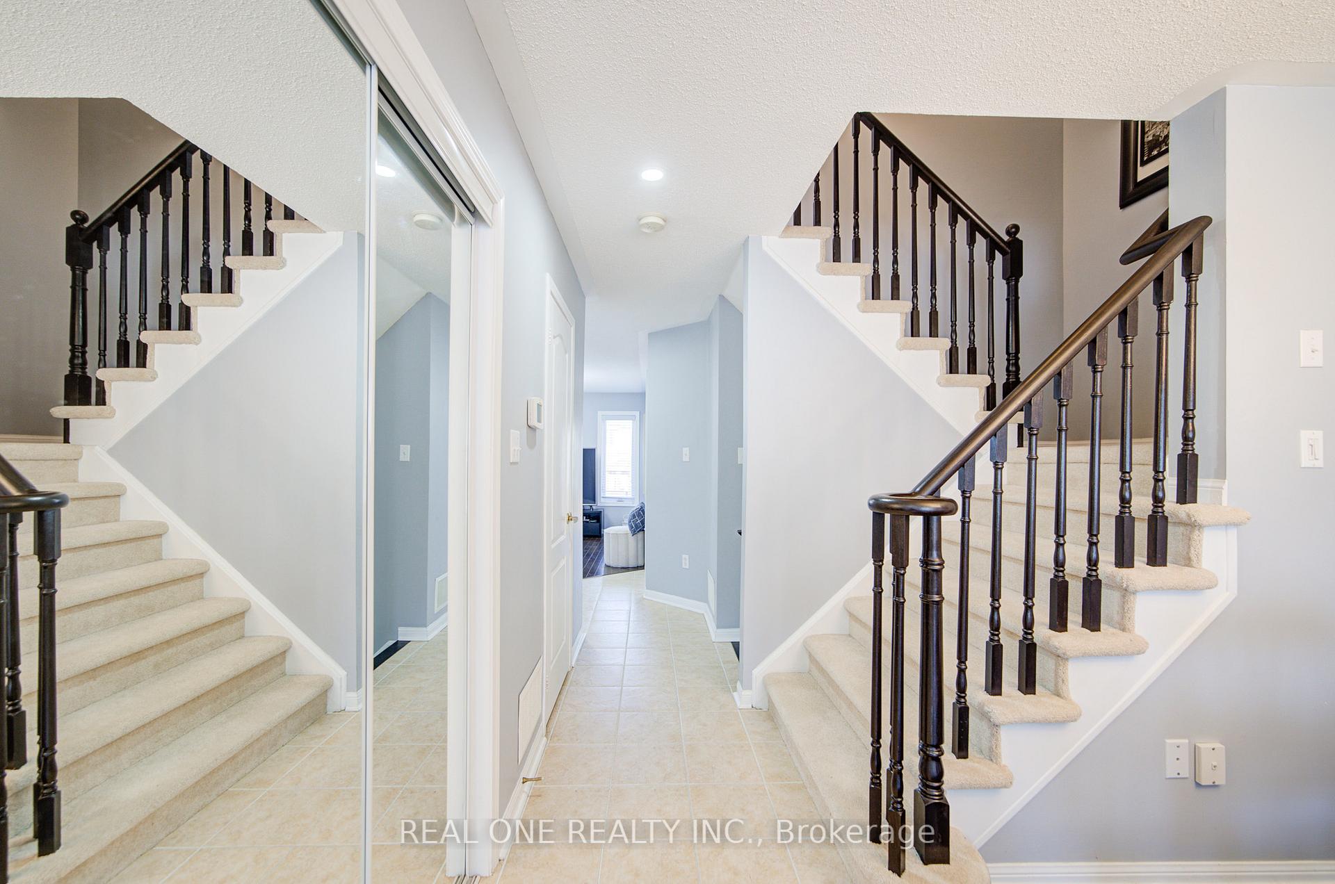 Photo 10 of 52 Succession Crescent, Barrie, Innis-Shore — HOMEH