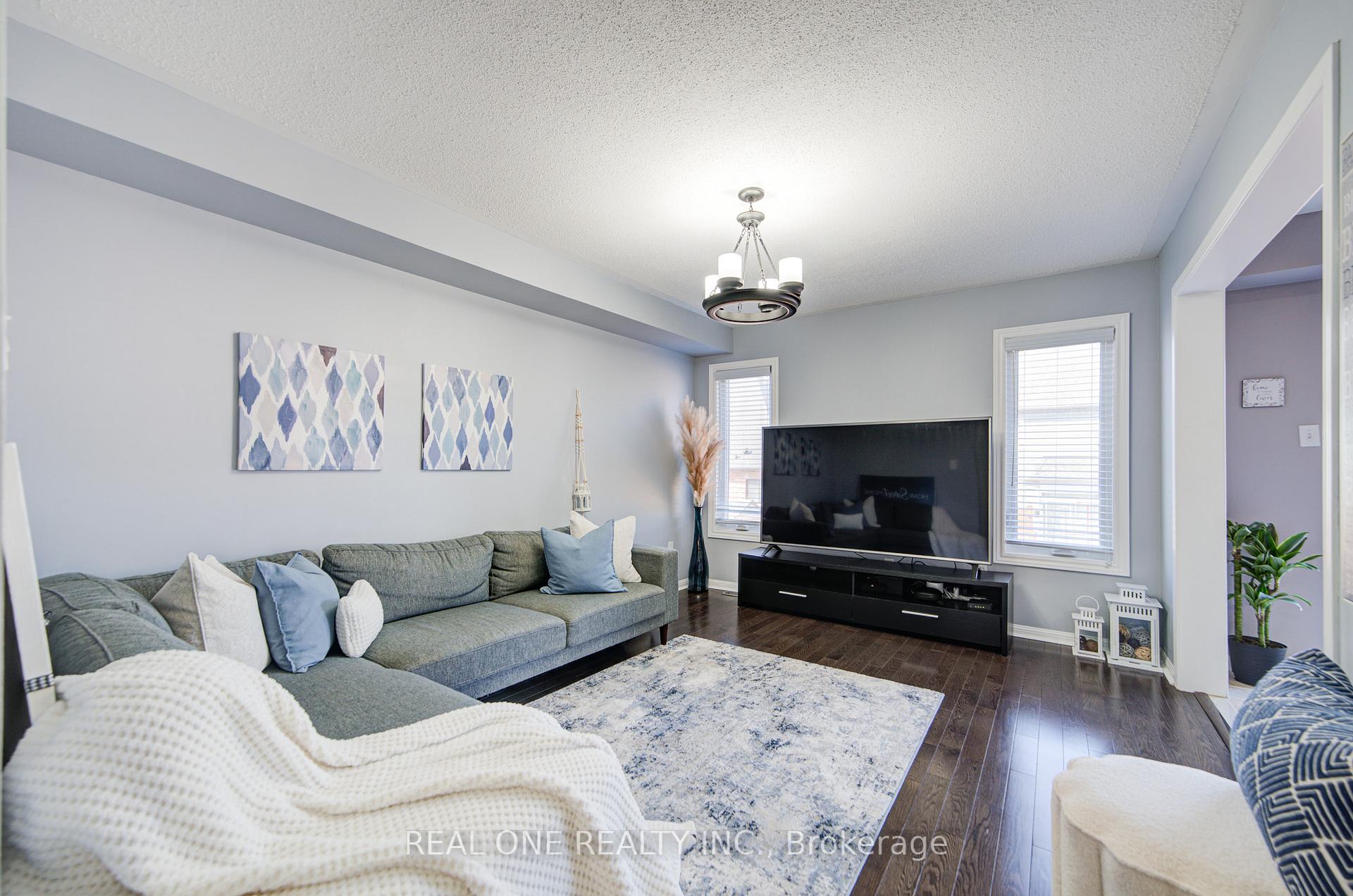 Photo 11 of 52 Succession Crescent, Barrie, Innis-Shore — HOMEH