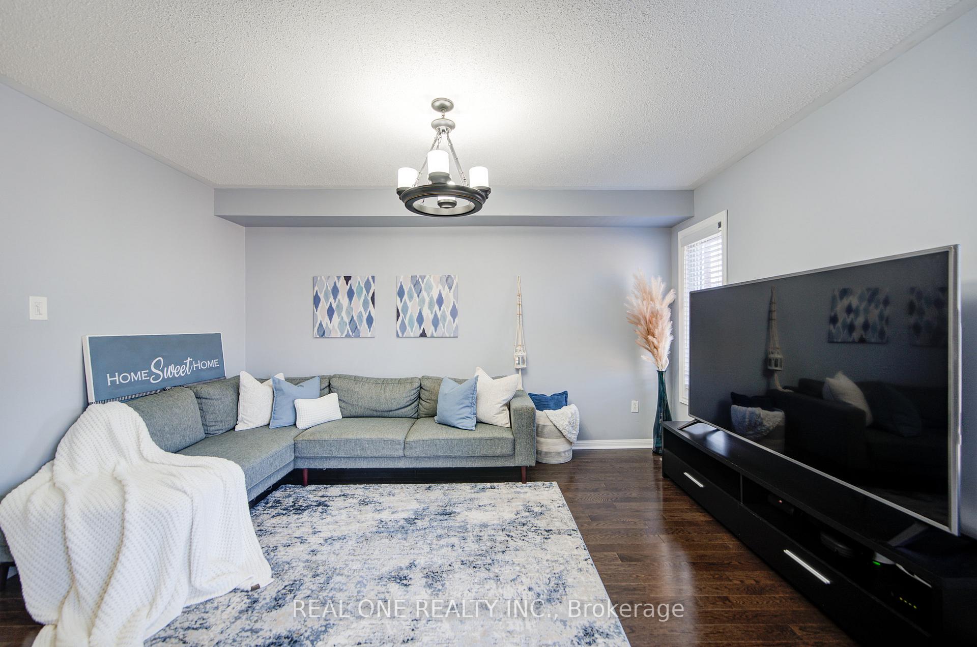 Photo 13 of 52 Succession Crescent, Barrie, Innis-Shore — HOMEH
