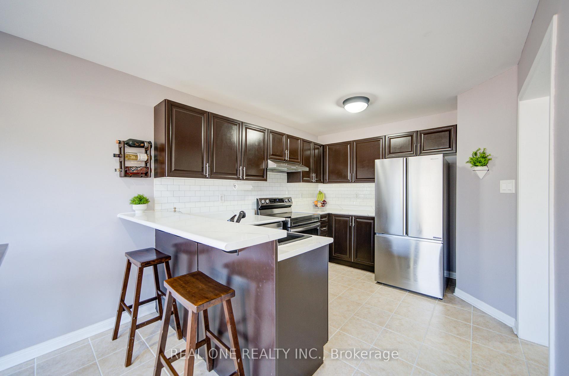 Photo 18 of 52 Succession Crescent, Barrie, Innis-Shore — HOMEH