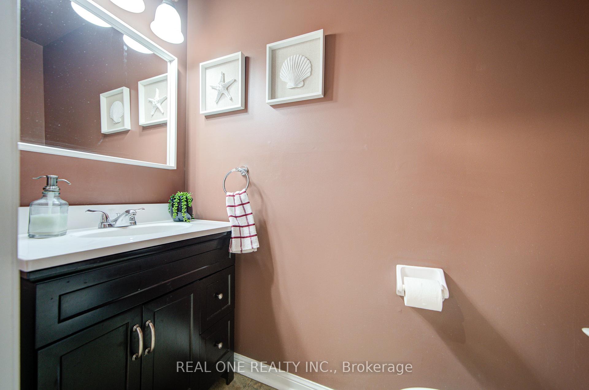 Photo 23 of 52 Succession Crescent, Barrie, Innis-Shore — HOMEH