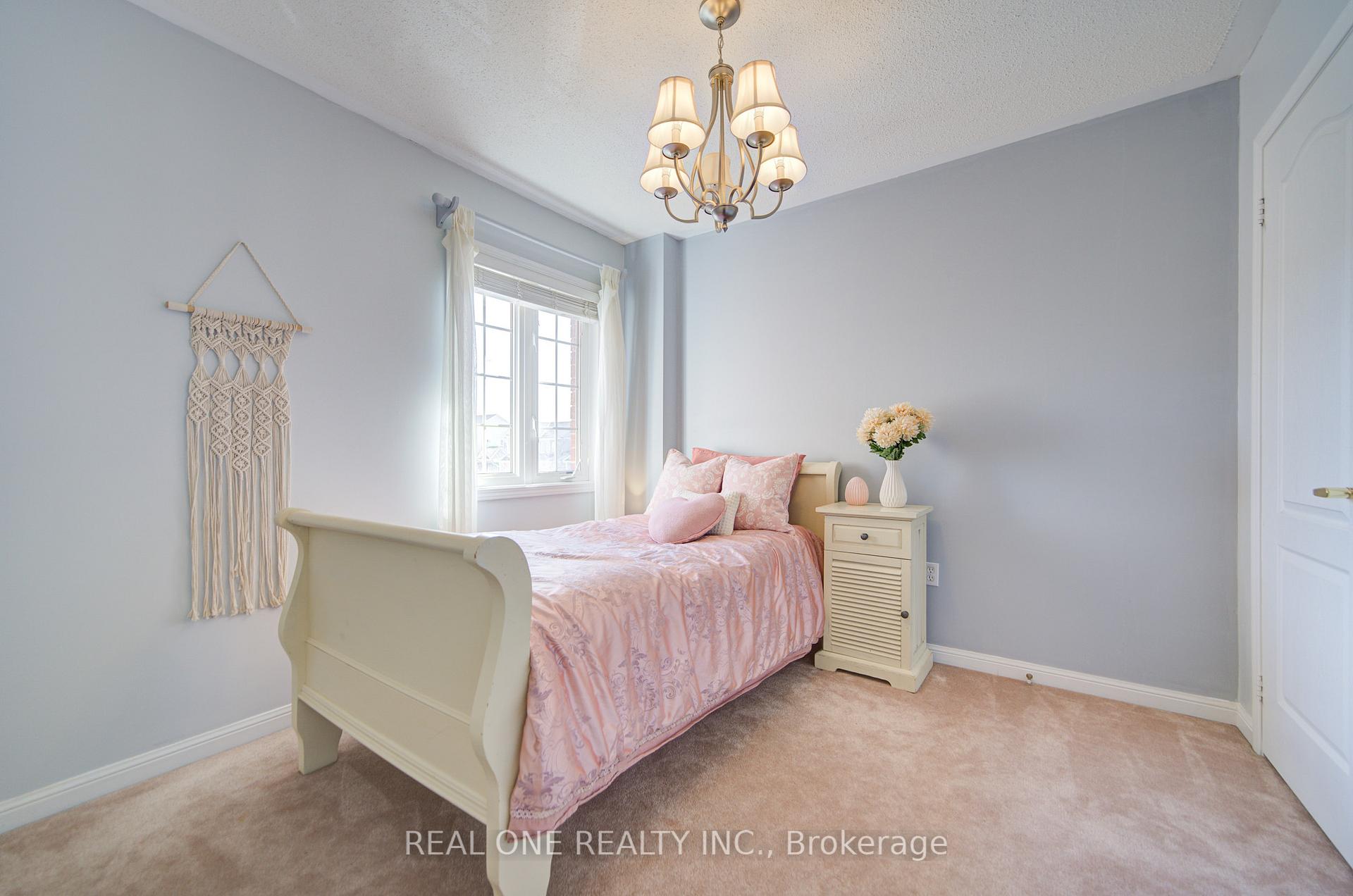Photo 33 of 52 Succession Crescent, Barrie, Innis-Shore — HOMEH