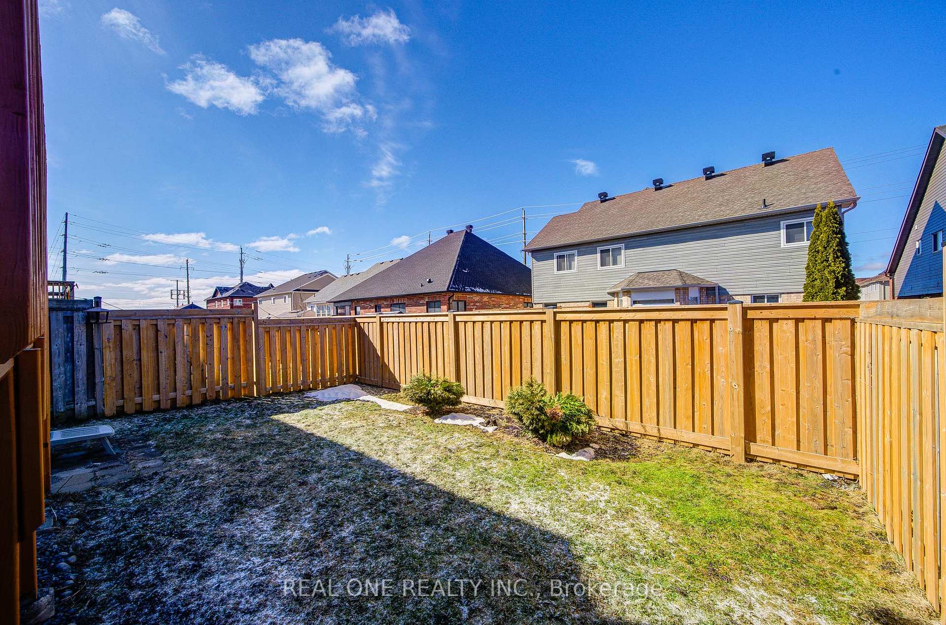 Photo 47 of 52 Succession Crescent, Barrie, Innis-Shore — HOMEH