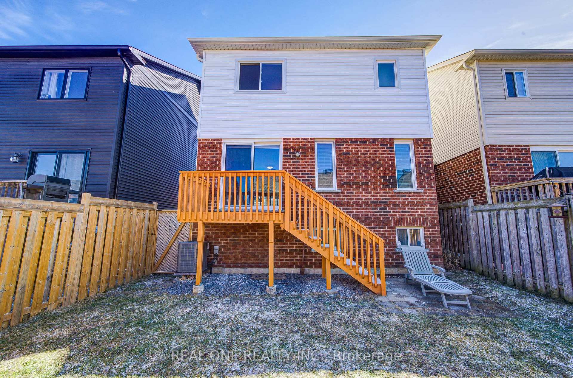 Photo 48 of 52 Succession Crescent, Barrie, Innis-Shore — HOMEH