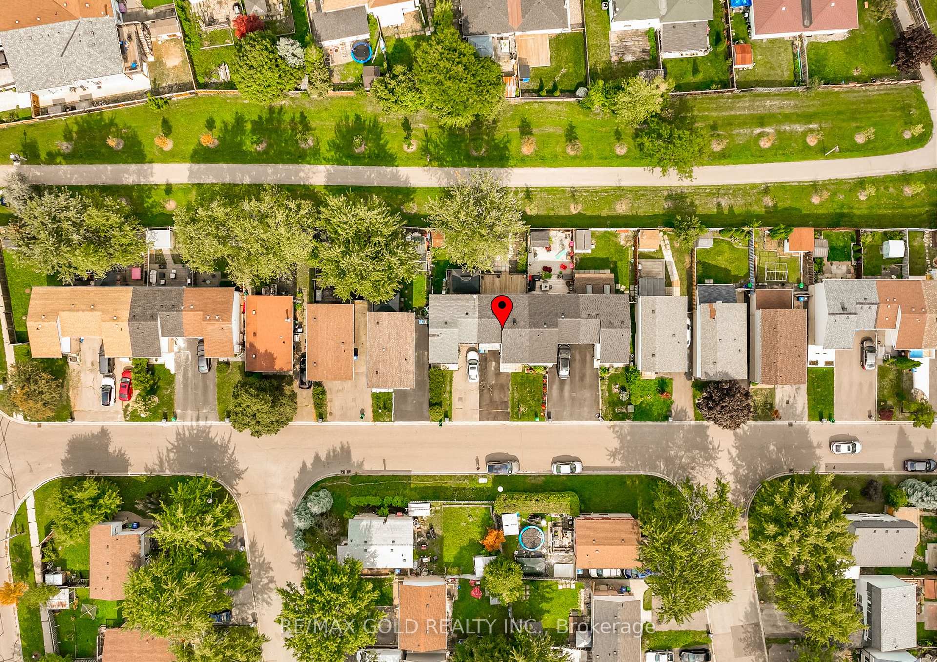 Photo 2 of 9 Gladstone Square, Brampton, Northgate — HOMEH