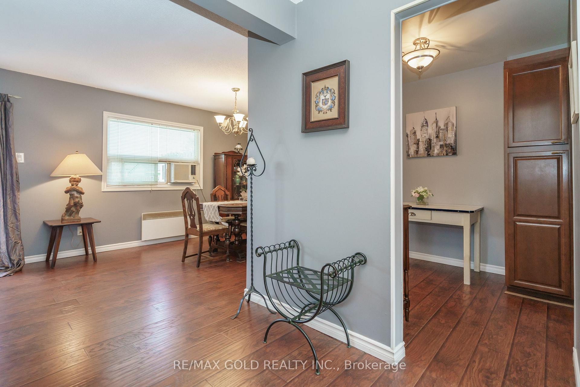 Photo 5 of 9 Gladstone Square, Brampton, Northgate — HOMEH