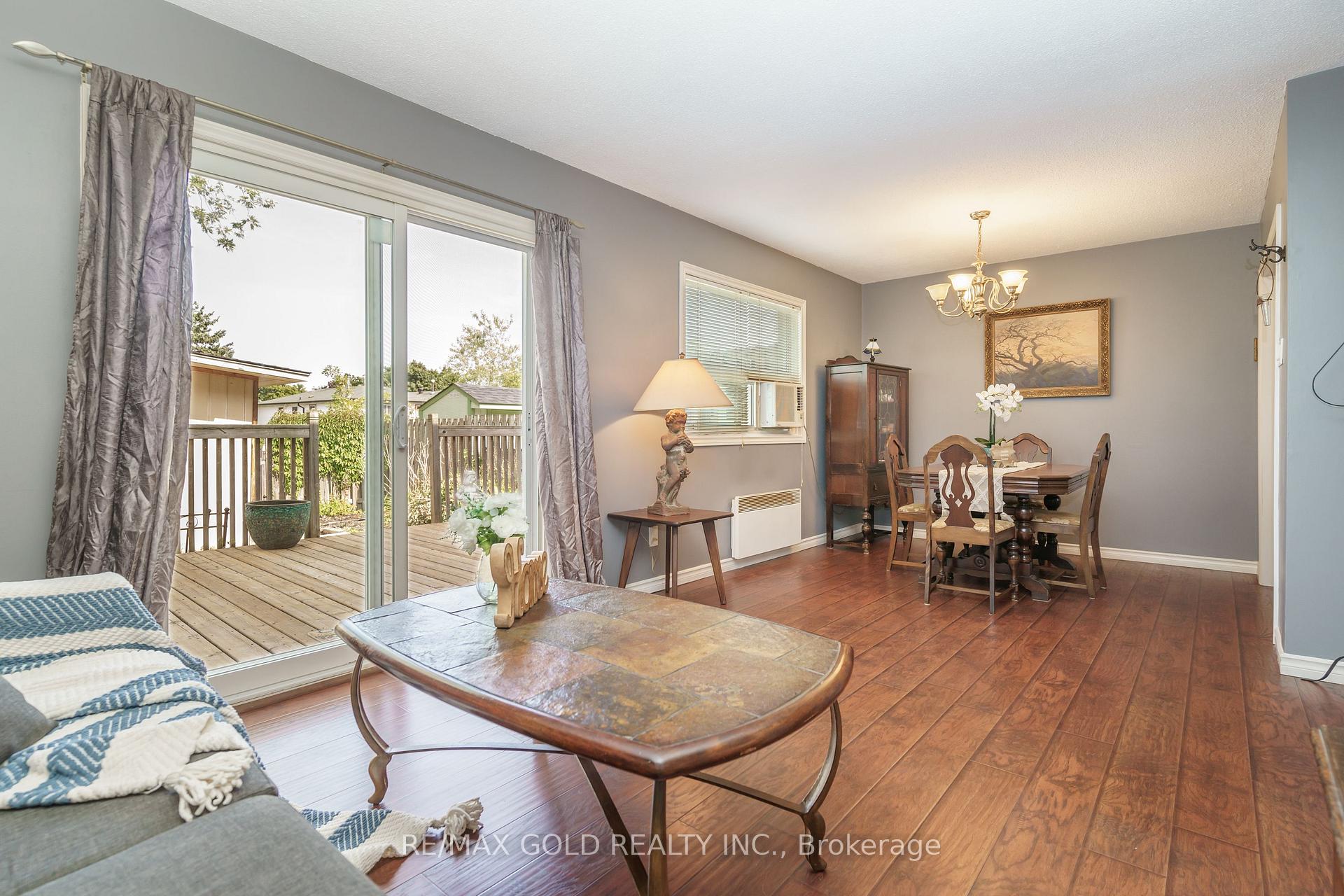Photo 8 of 9 Gladstone Square, Brampton, Northgate — HOMEH