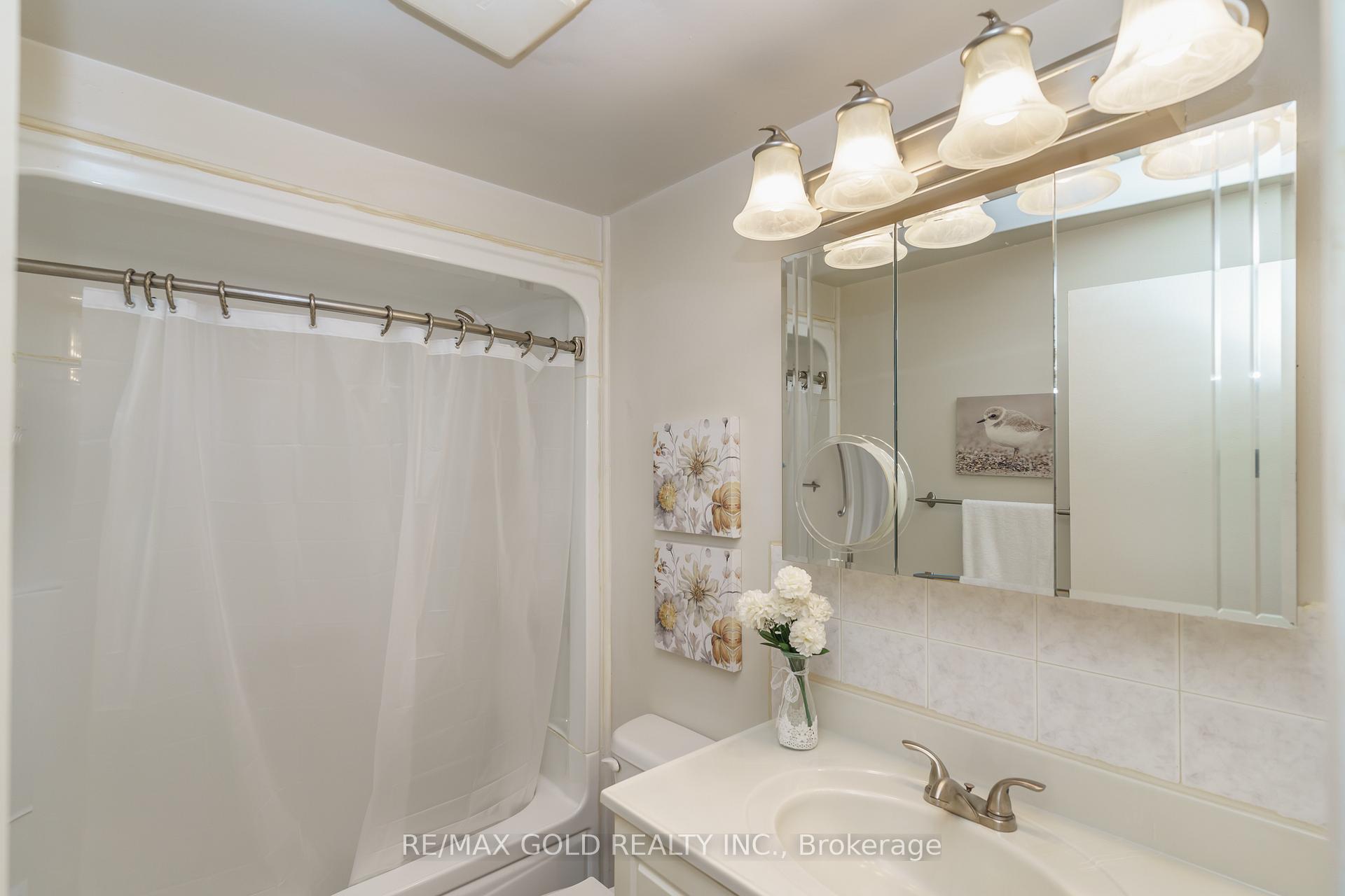 Photo 20 of 9 Gladstone Square, Brampton, Northgate — HOMEH