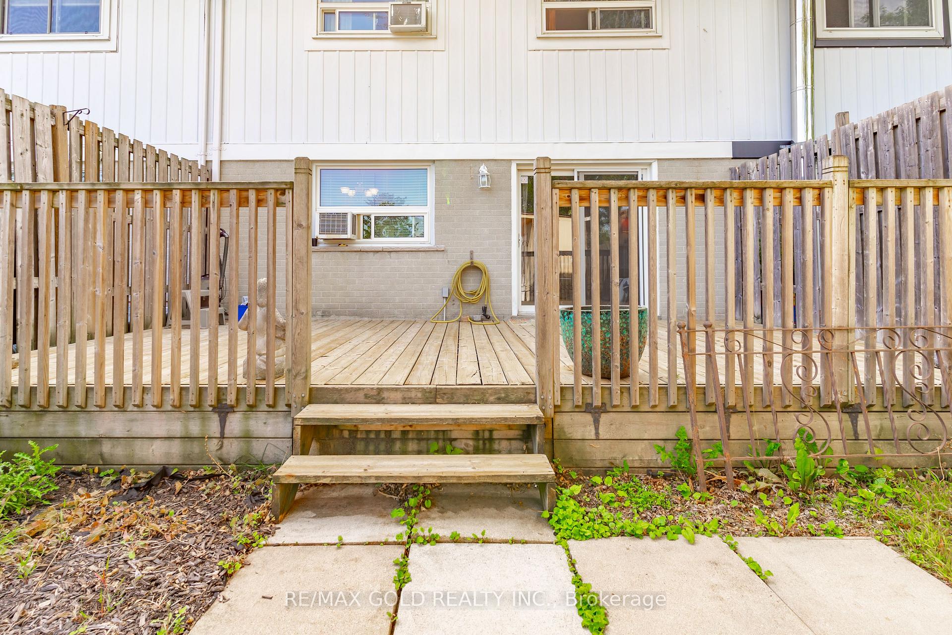 Photo 29 of 9 Gladstone Square, Brampton, Northgate — HOMEH