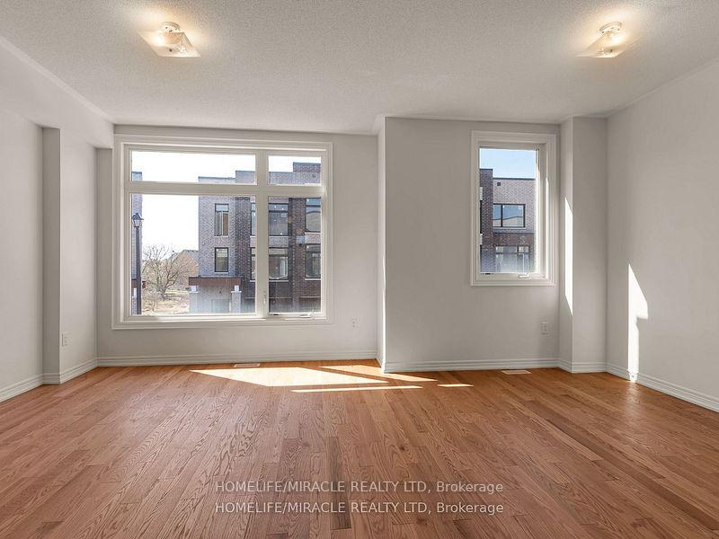 Photo 11 of 18 Queenpost Drive, Brampton, Credit Valley — HOMEH