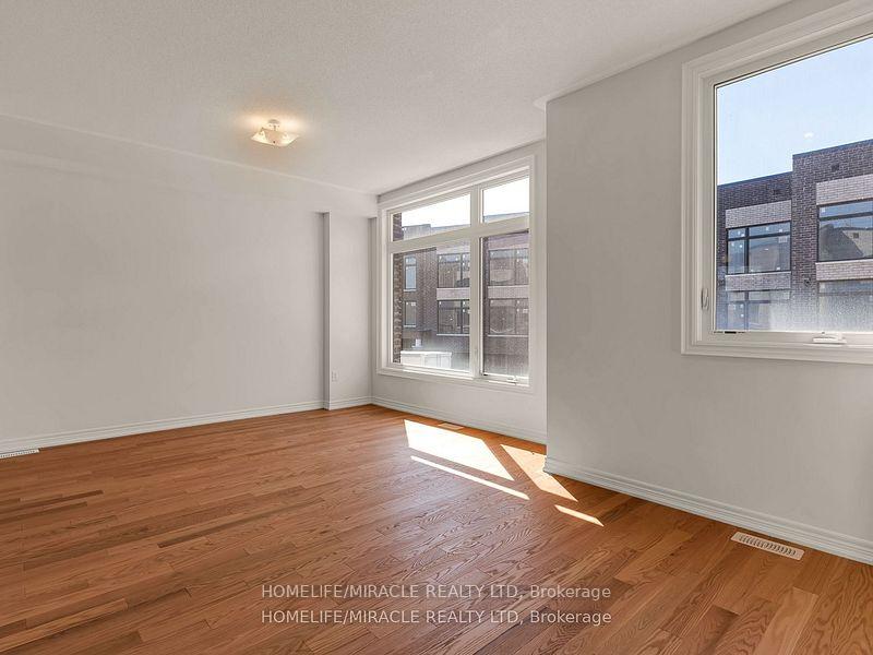 Photo 12 of 18 Queenpost Drive, Brampton, Credit Valley — HOMEH