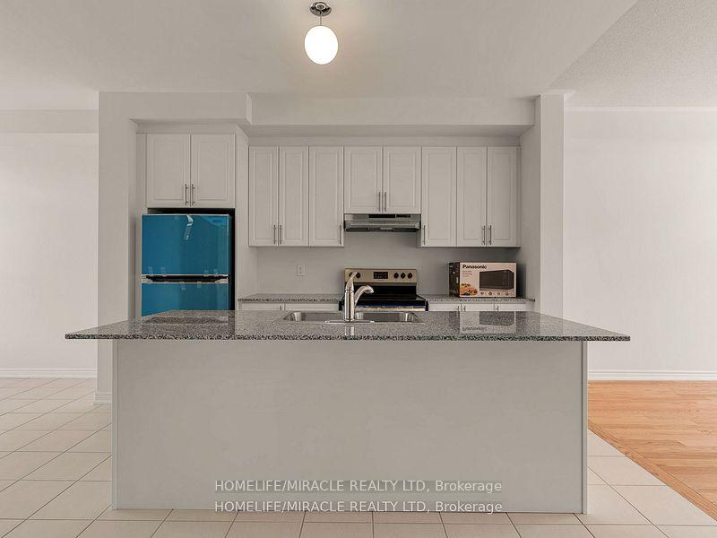 Photo 14 of 18 Queenpost Drive, Brampton, Credit Valley — HOMEH