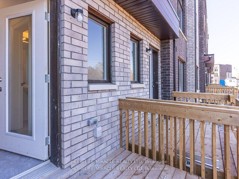 Photo 32 of 18 Queenpost Drive, Brampton, Credit Valley — HOMEH
